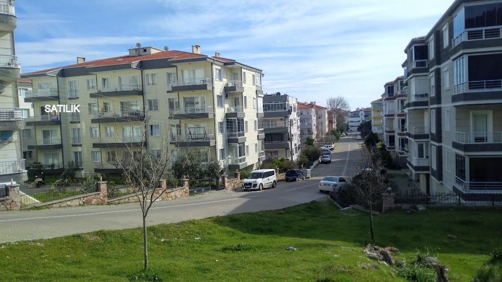 Ayvalık Sarımsaklı Asansörlü 2+1 Satılık Daire