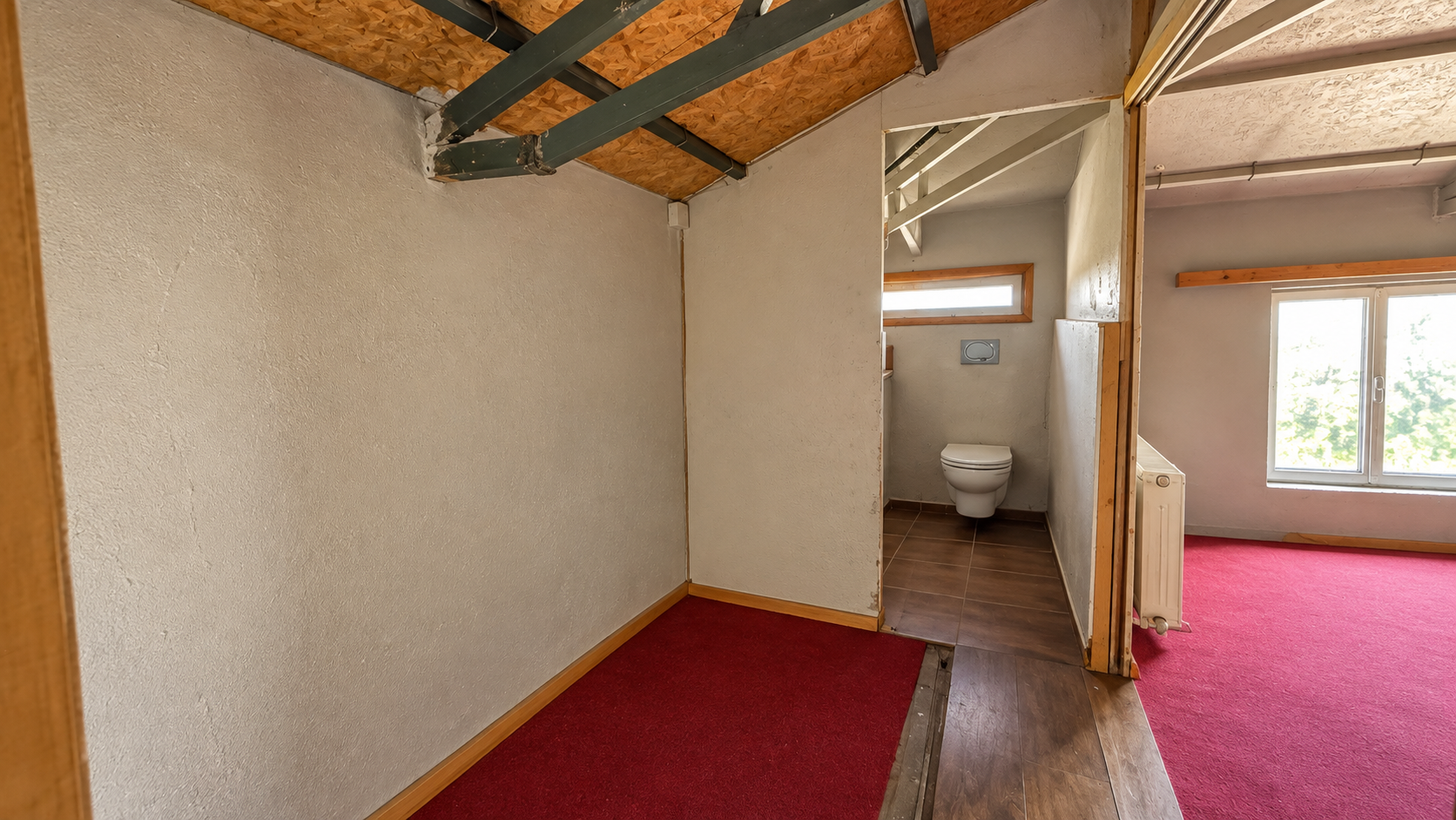 Ayvalık Merkezde, Çift Cepheli 120m² Kiralık Atölye İş Yeri