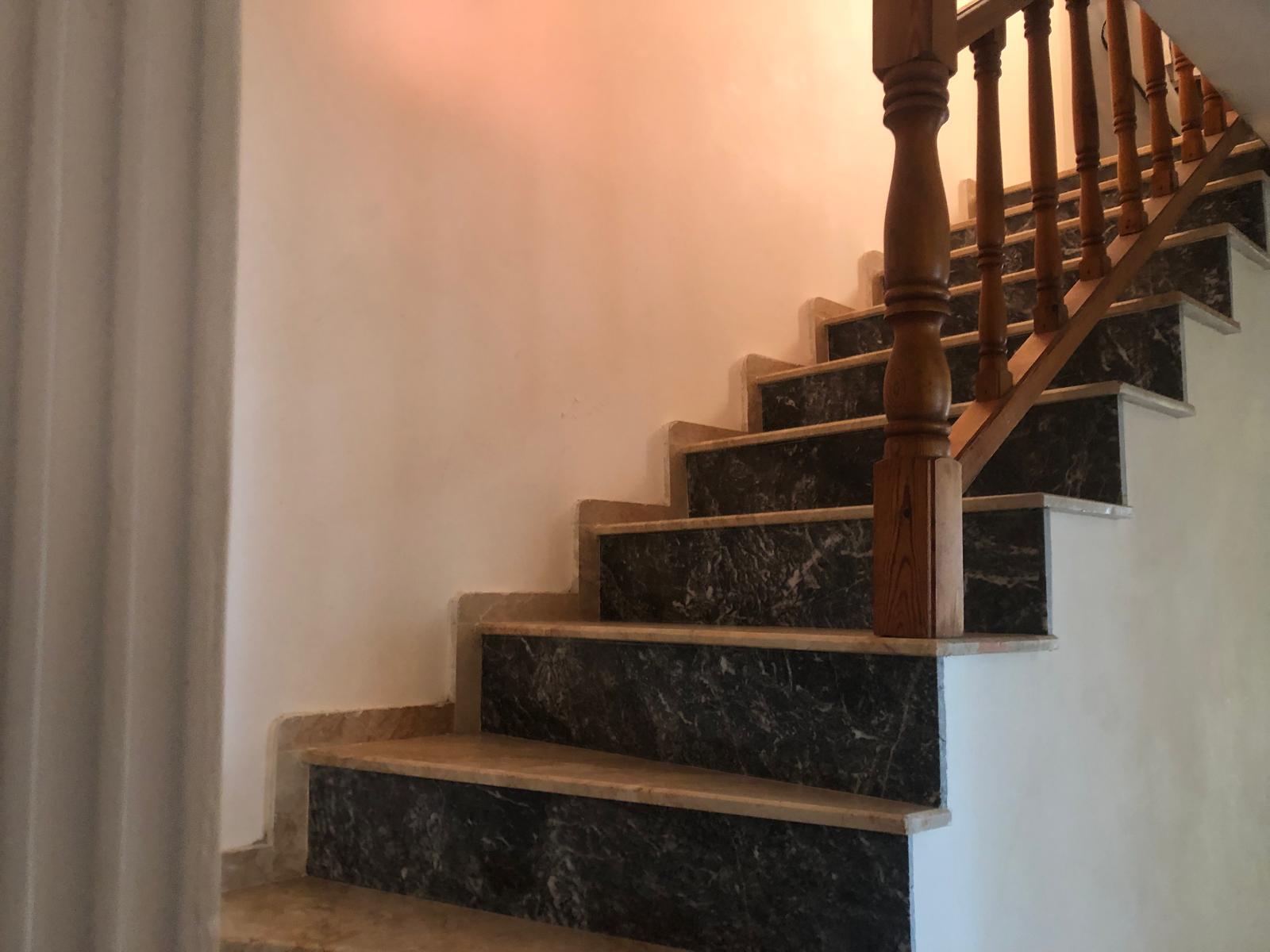 Altınova Öğretmenler Sitesinde Deniz Manzaralı Satılık Villa