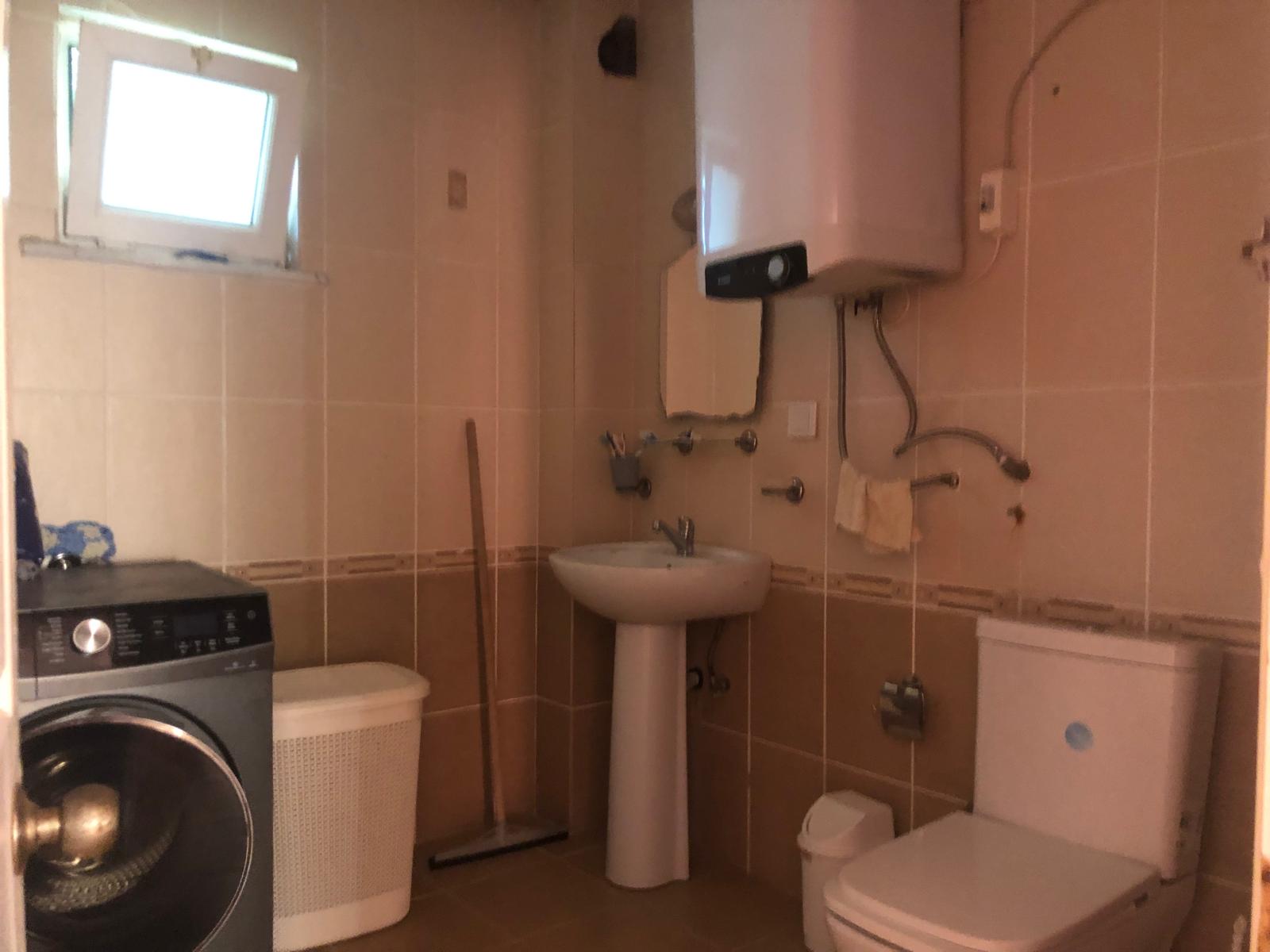 Altınova Öğretmenler Sitesinde Deniz Manzaralı Satılık Villa