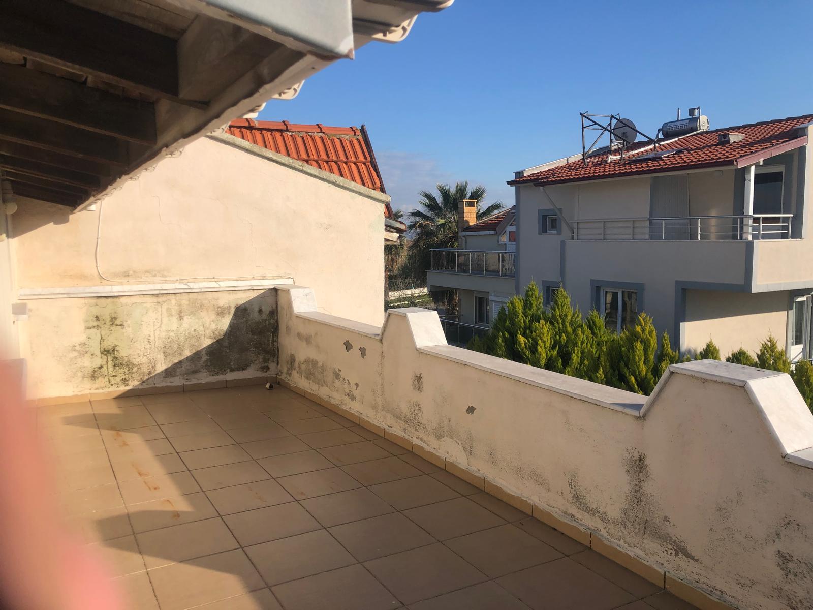 Altınova Öğretmenler Sitesinde Deniz Manzaralı Satılık Villa