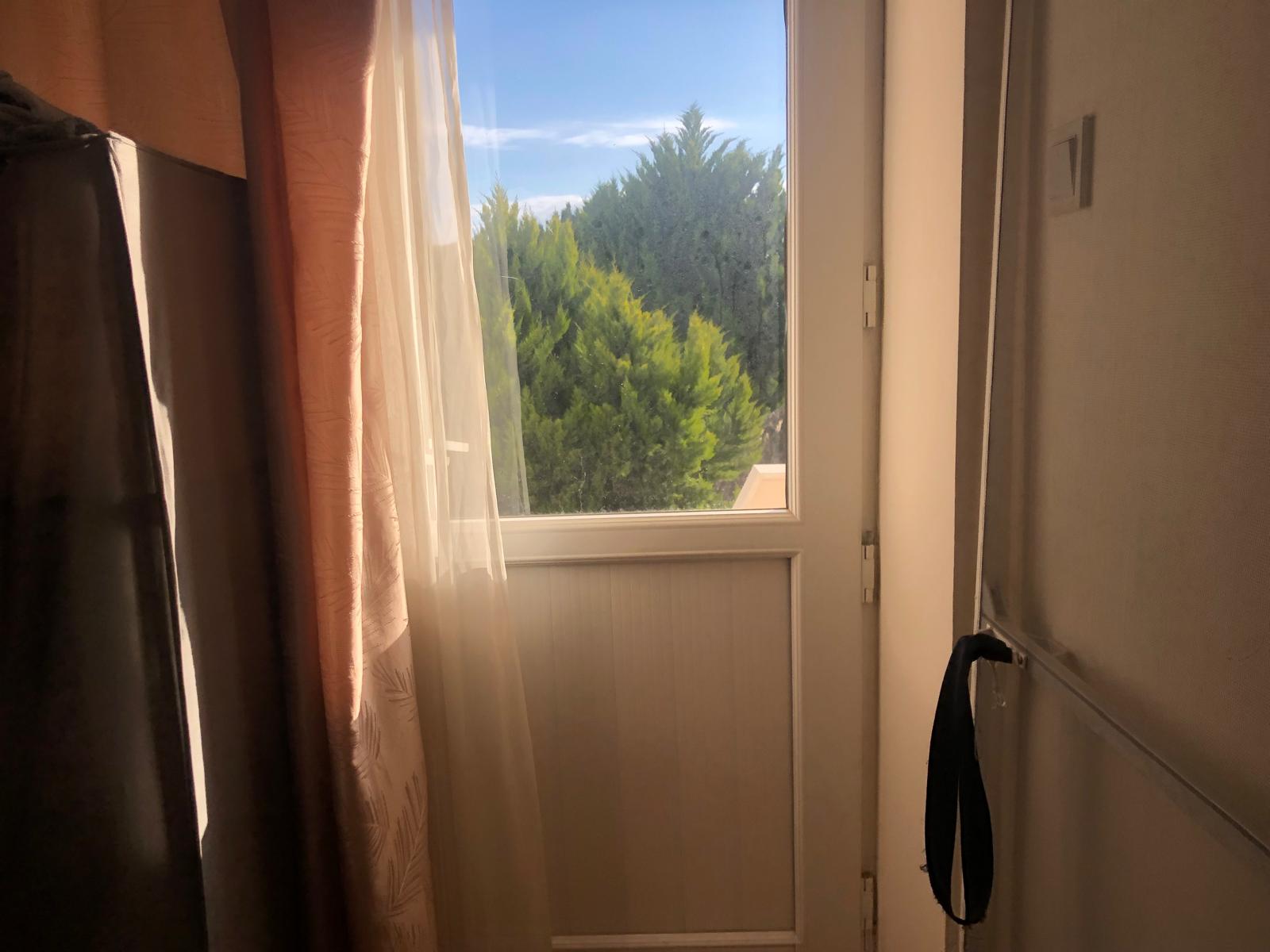 Altınova Öğretmenler Sitesinde Deniz Manzaralı Satılık Villa