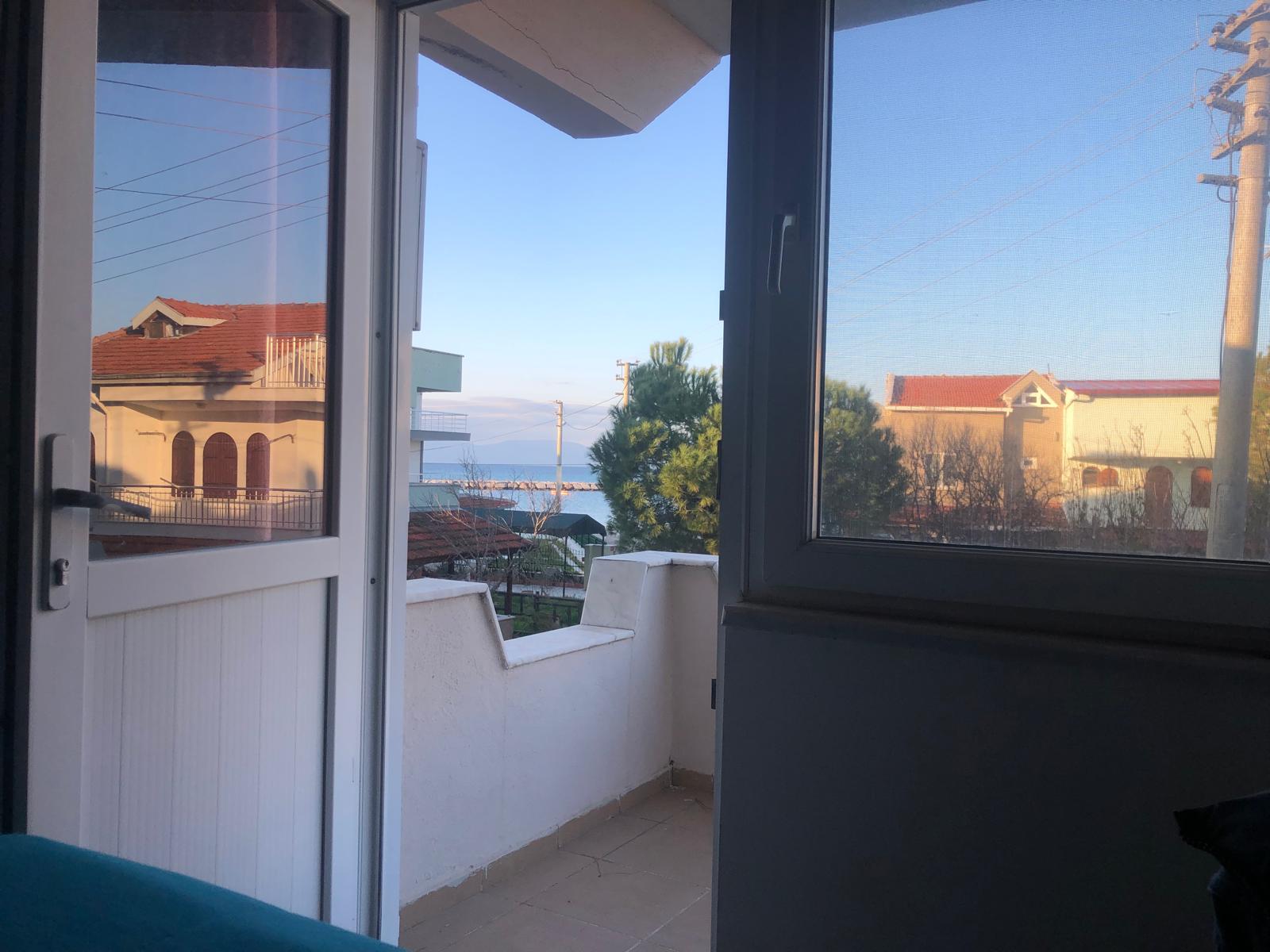 Altınova Öğretmenler Sitesinde Deniz Manzaralı Satılık Villa