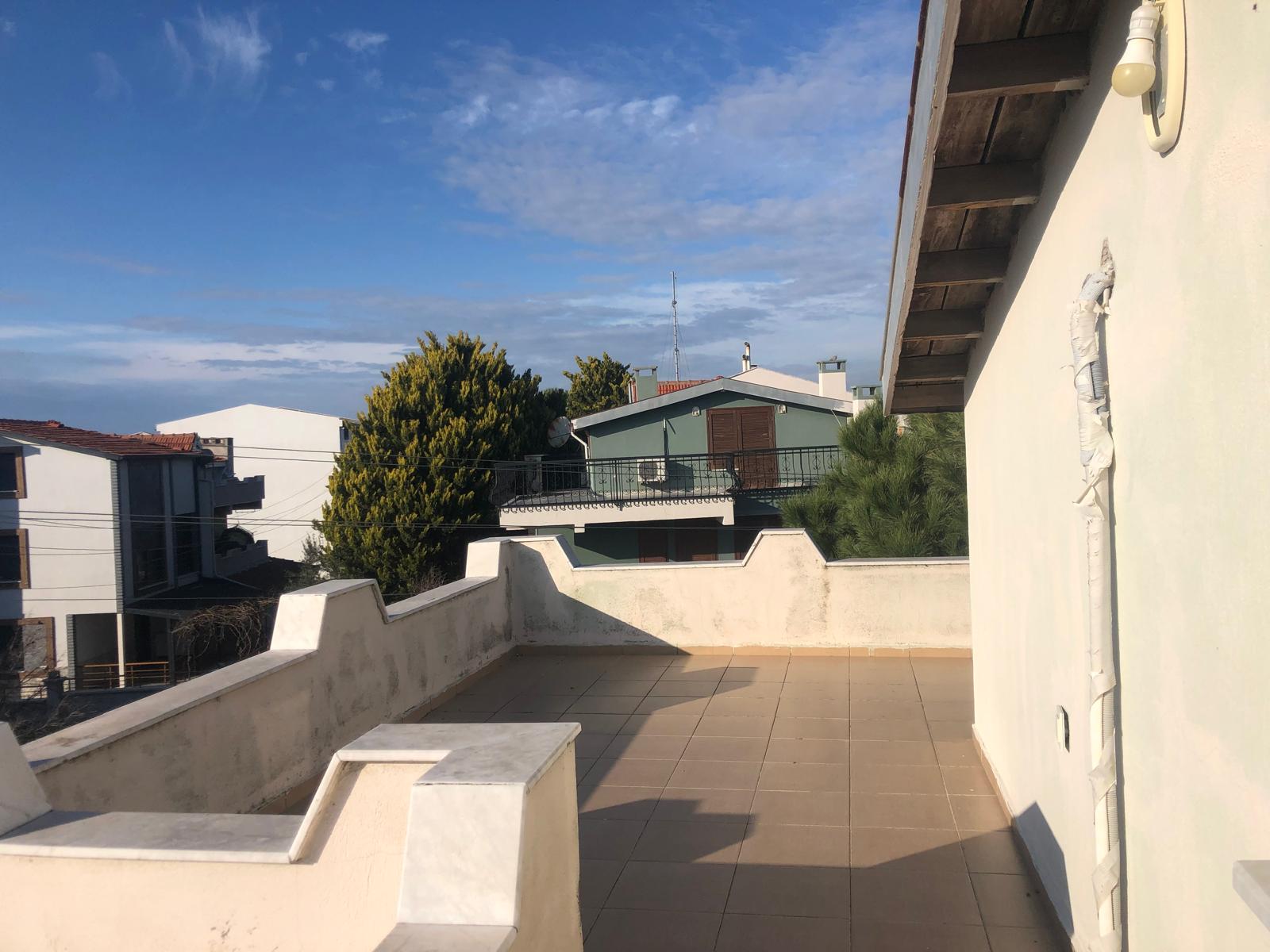 Altınova Öğretmenler Sitesinde Deniz Manzaralı Satılık Villa