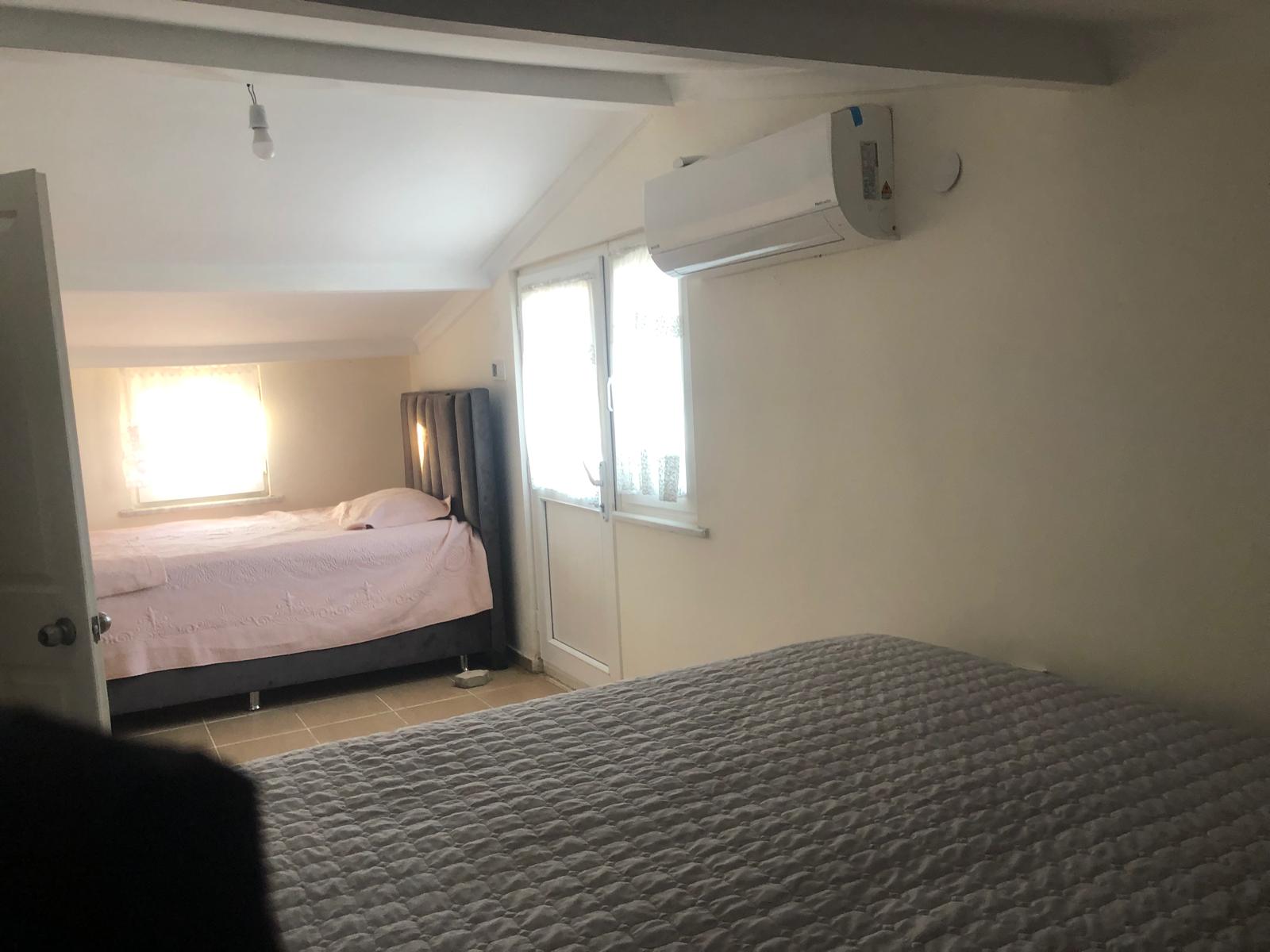 Altınova Öğretmenler Sitesinde Deniz Manzaralı Satılık Villa