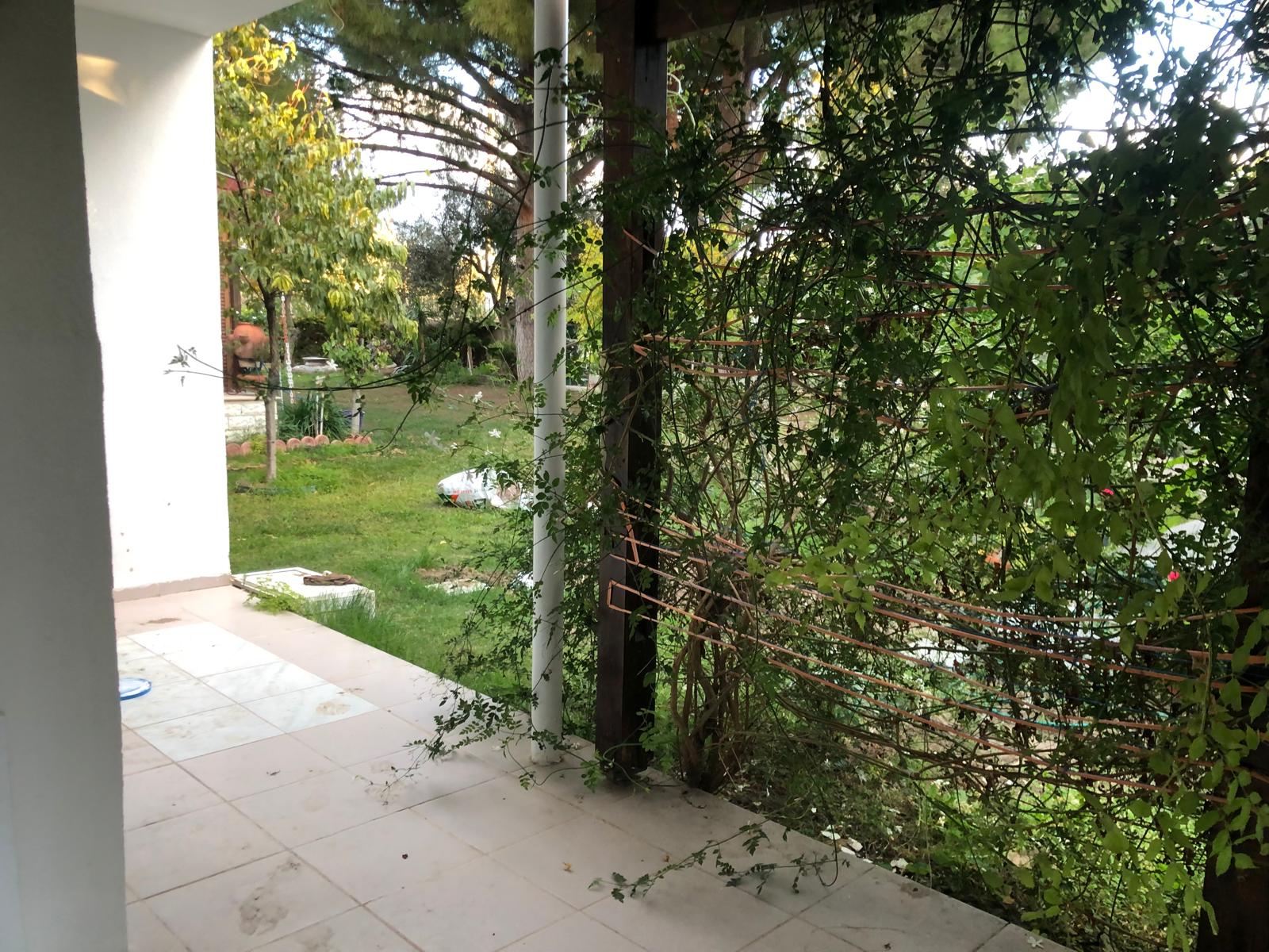 Havuzlu Sitede Sarımsaklı Altınova Arası 3+1  Kiralık Villa