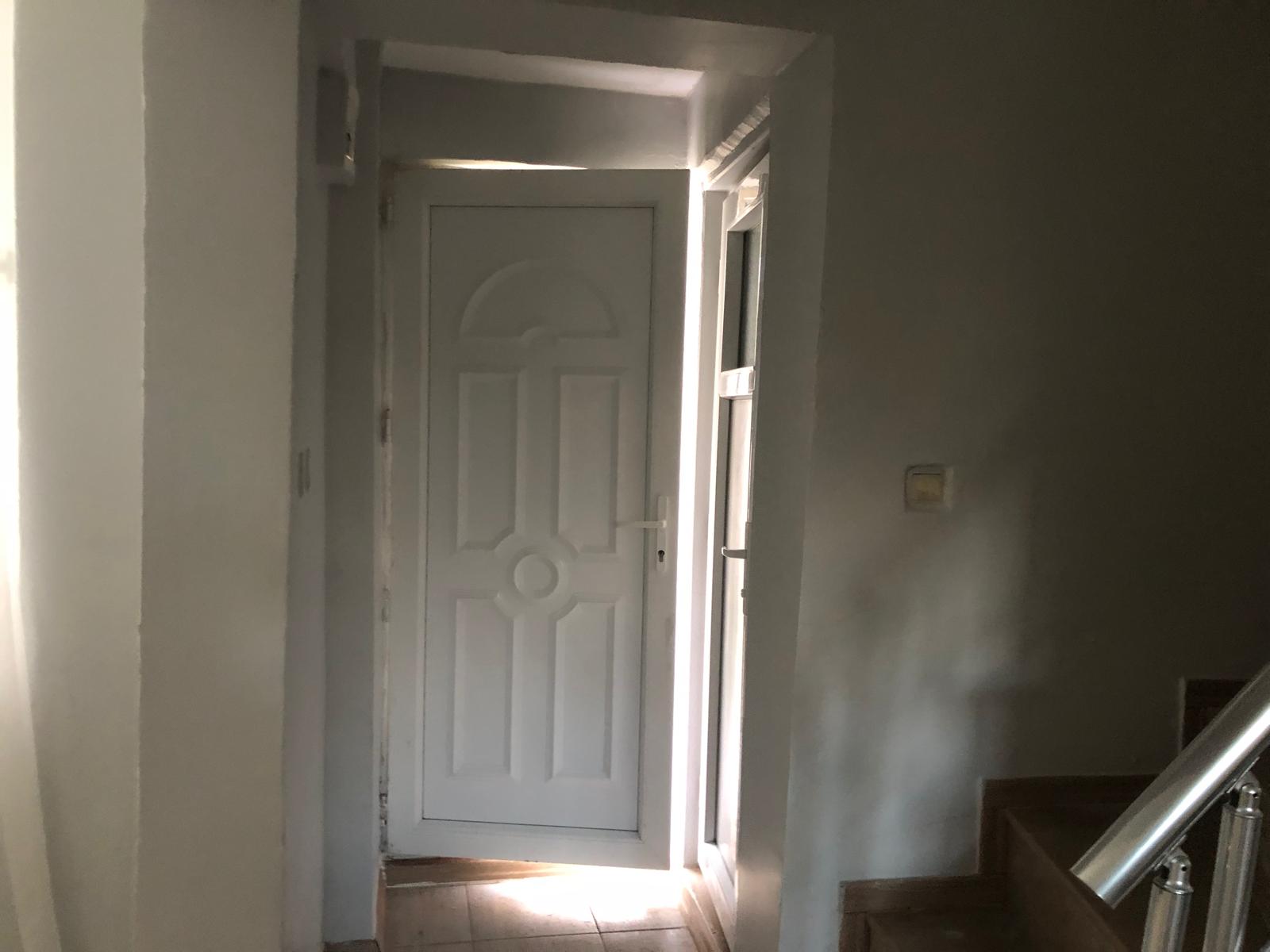 Havuzlu Sitede Sarımsaklı Altınova Arası 3+1  Kiralık Villa