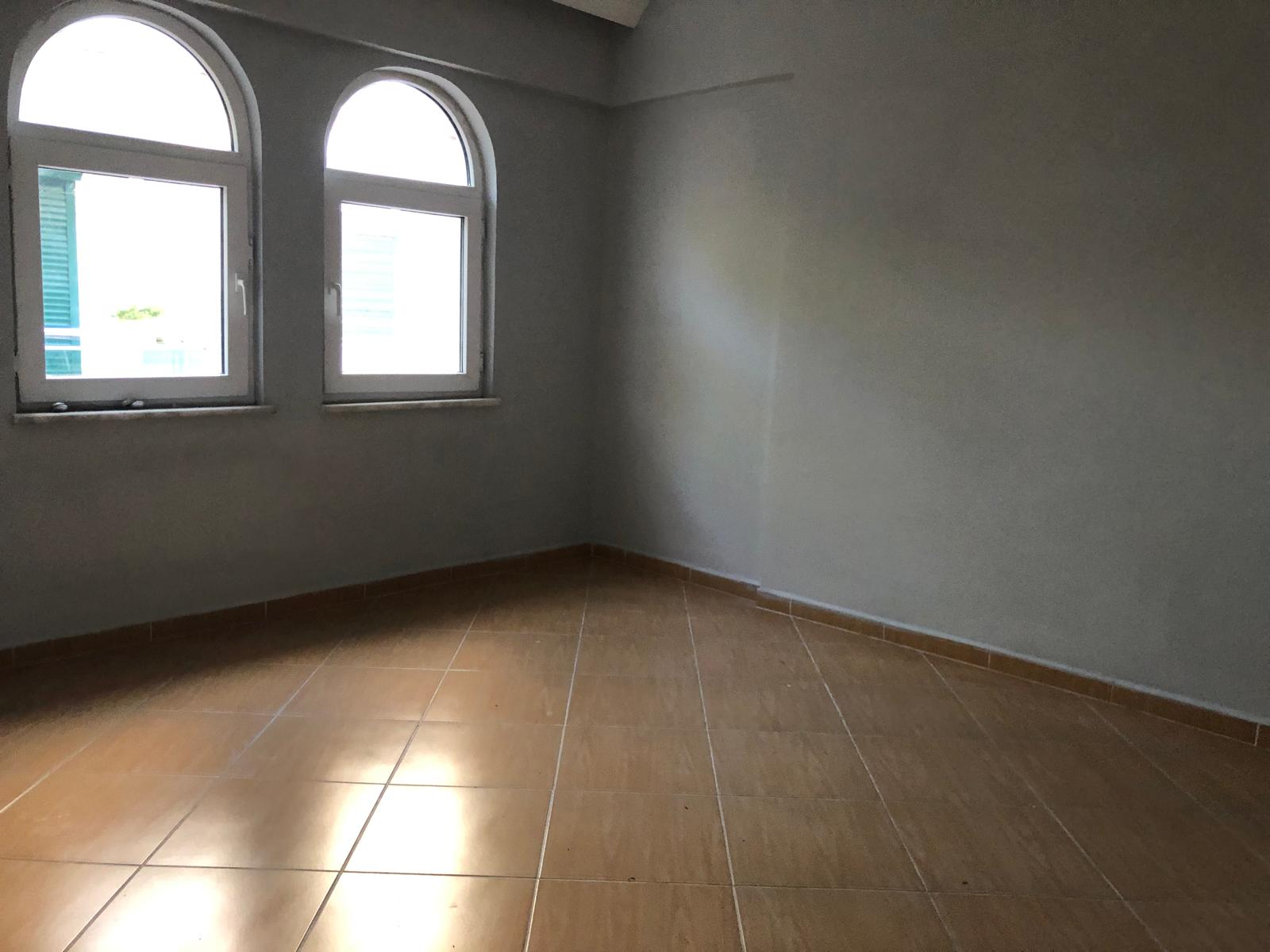 Havuzlu Sitede Sarımsaklı Altınova Arası 3+1  Kiralık Villa