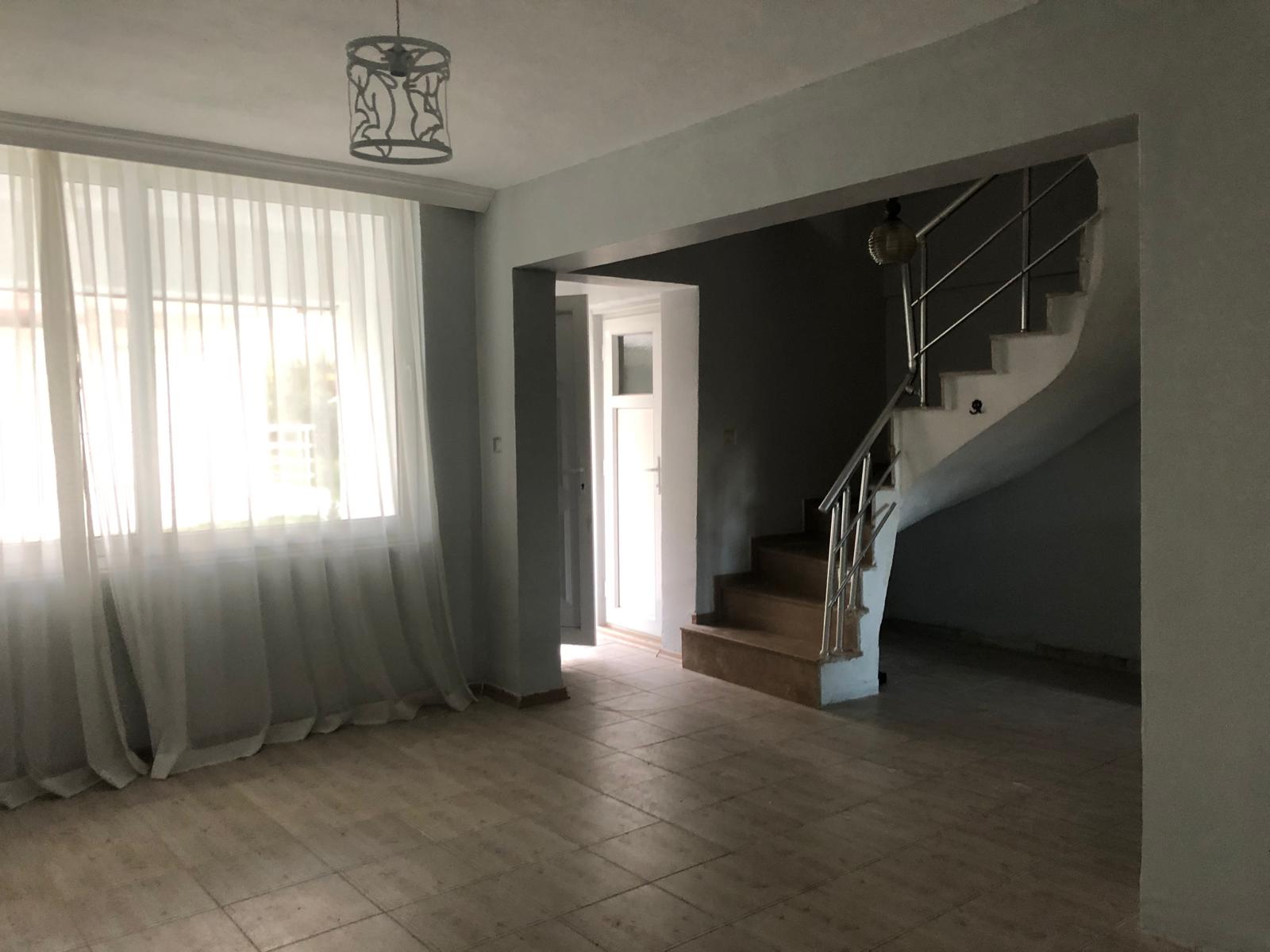 Havuzlu Sitede Sarımsaklı Altınova Arası 3+1  Kiralık Villa