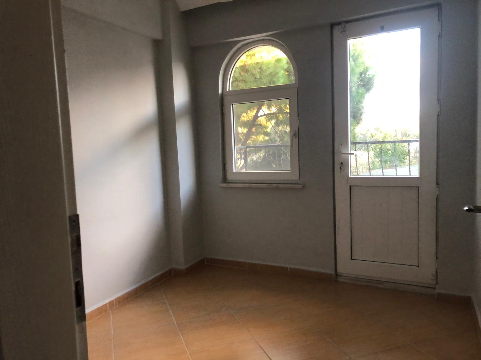 Havuzlu Sitede Sarımsaklı Altınova Arası 3+1  Kiralık Villa