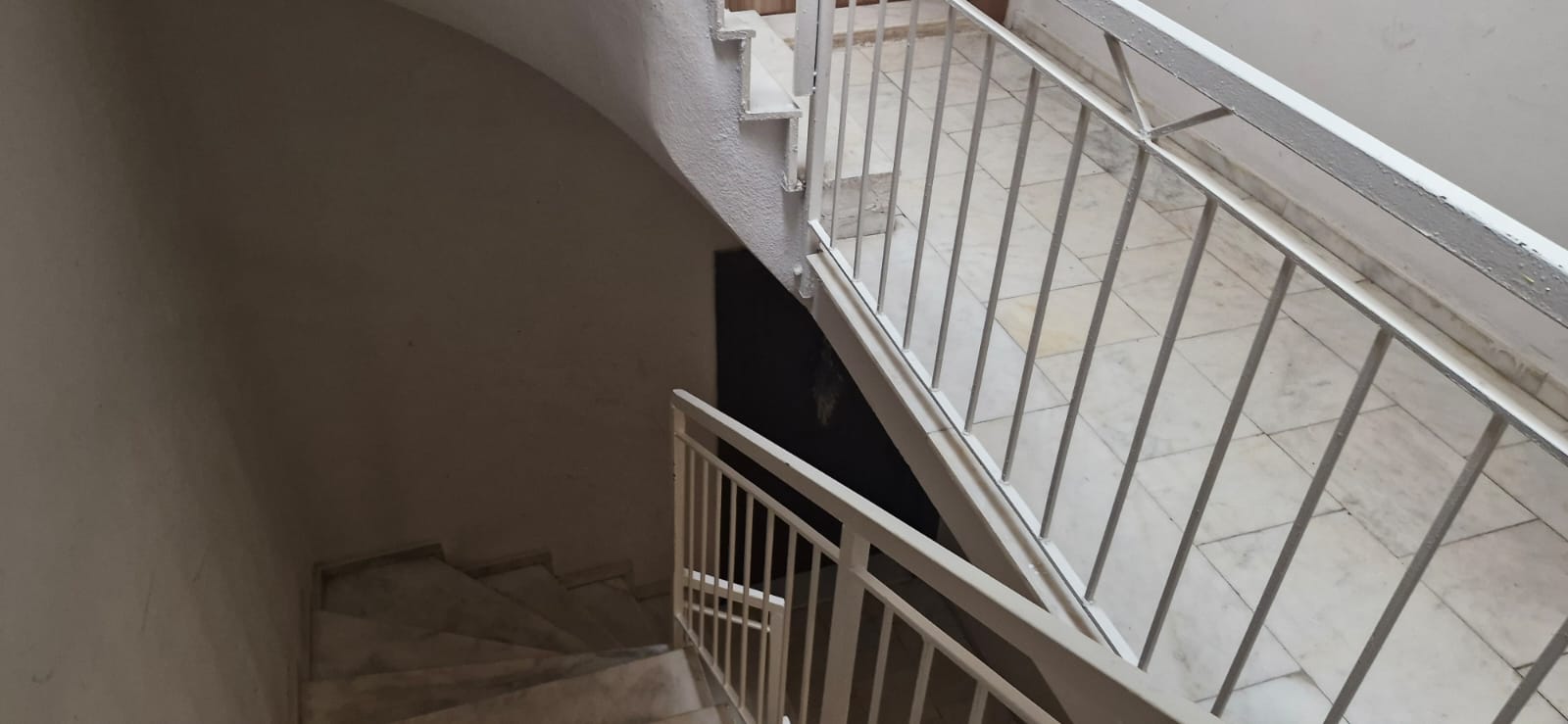 Kiralık Eşyalı Ara Kat Geniş 2+1 Daire