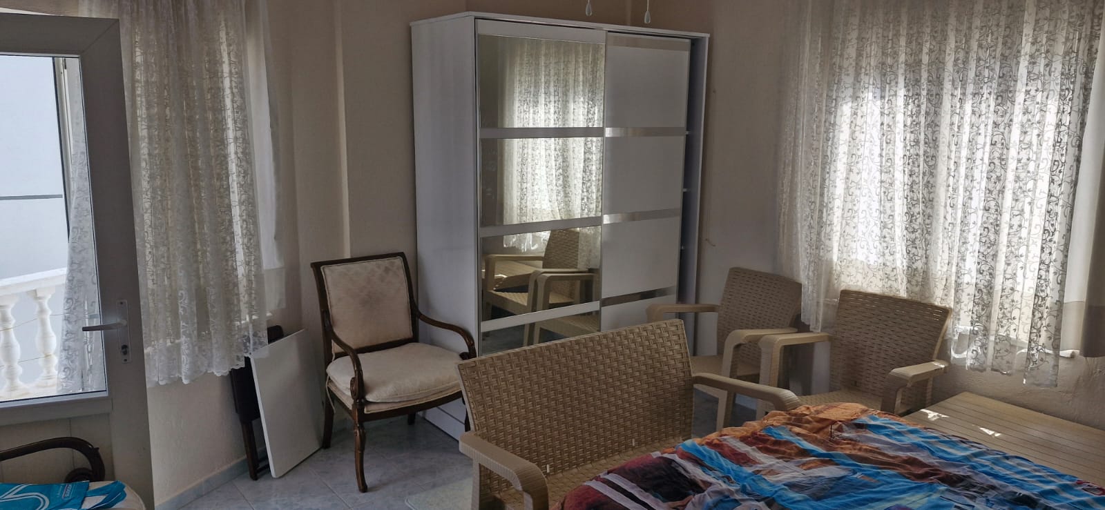 Kiralık Eşyalı Ara Kat Geniş 2+1 Daire