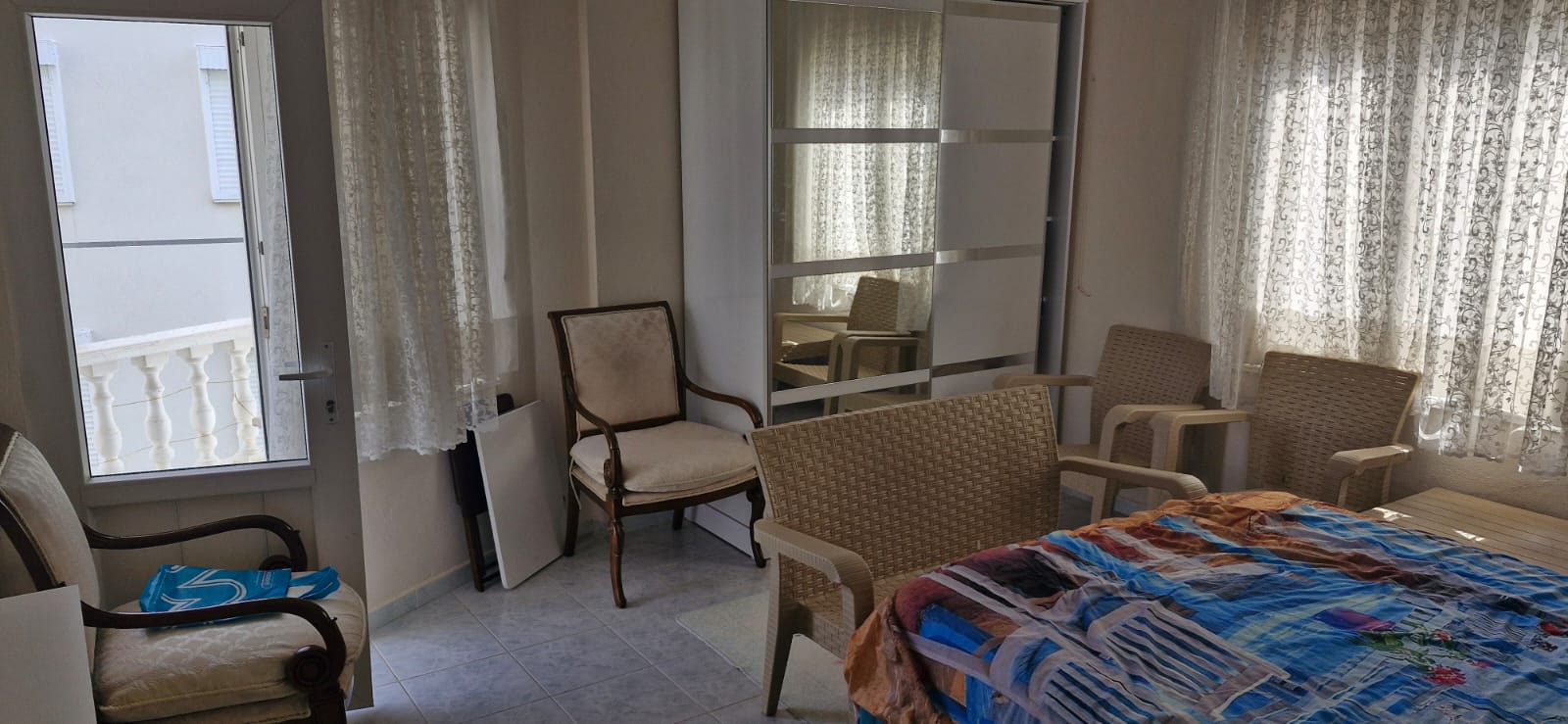 Kiralık Eşyalı Ara Kat Geniş 2+1 Daire