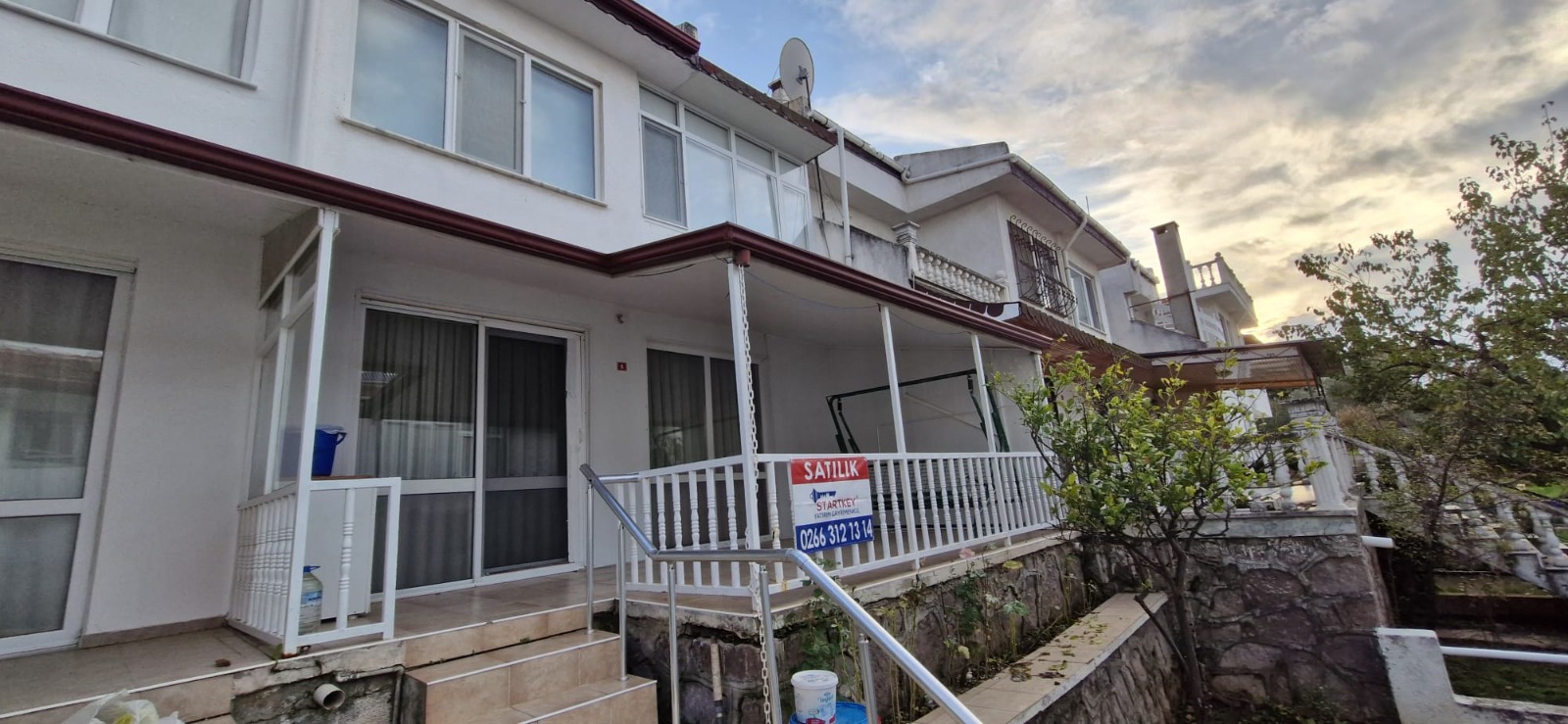 Sahilkent Mahallesinde Satilik 2+1 Villa