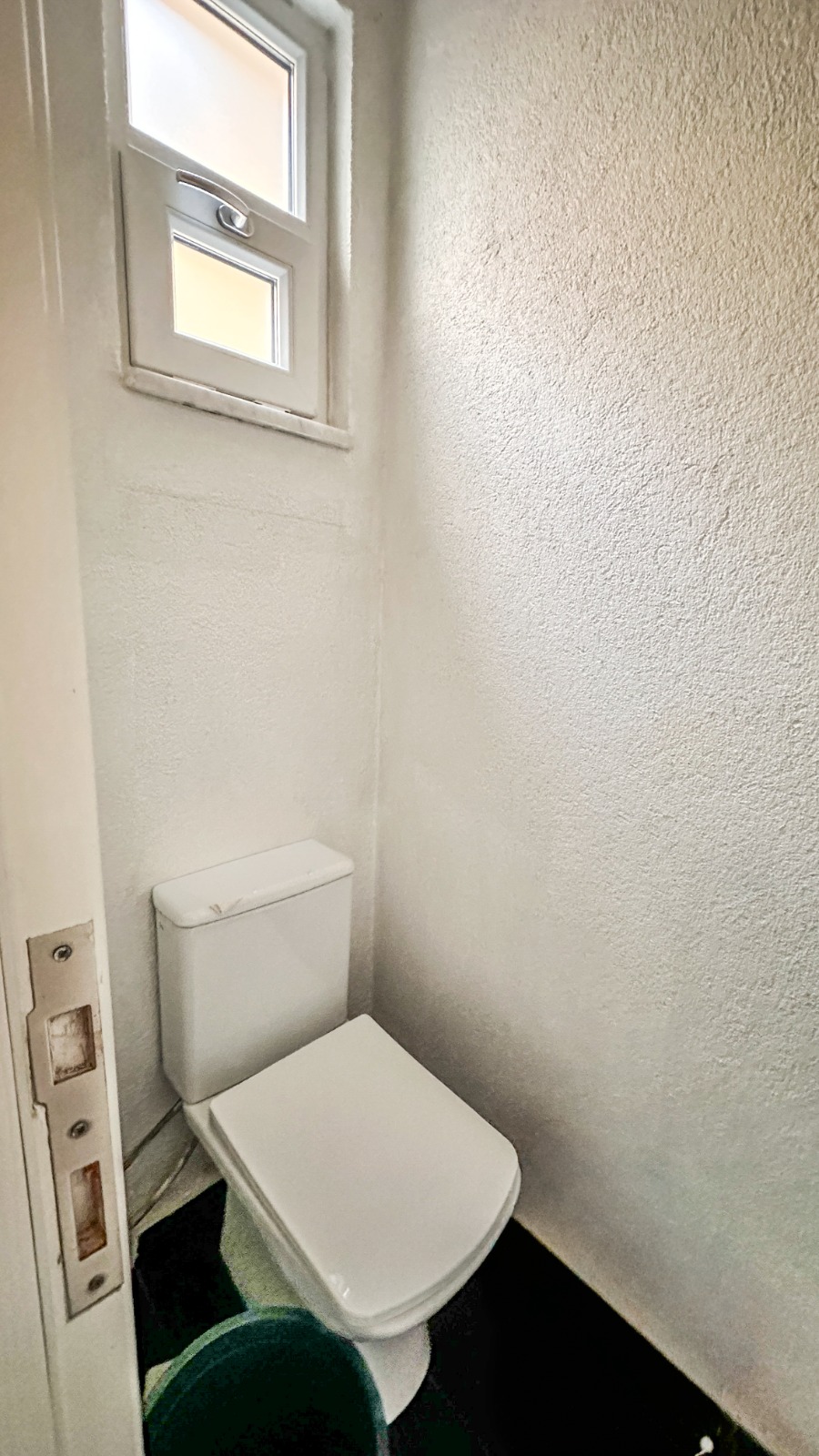 Ayvalık, 13 Nisan Caddesi'nde, Yatırımlık Müstakil Ev...