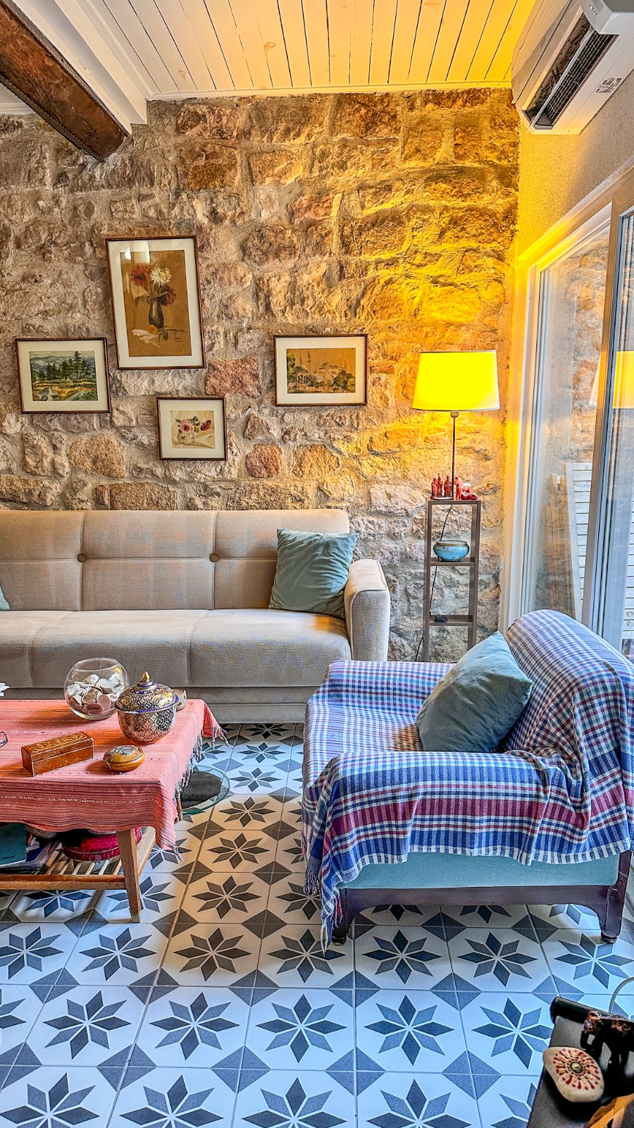 Ayvalık, 13 Nisan Caddesi'nde, Yatırımlık Müstakil Ev...