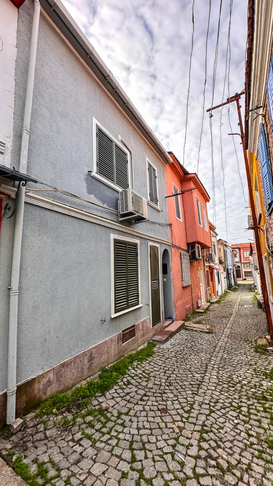 Ayvalık, 13 Nisan Caddesi'nde, Yatırımlık Müstakil Ev...