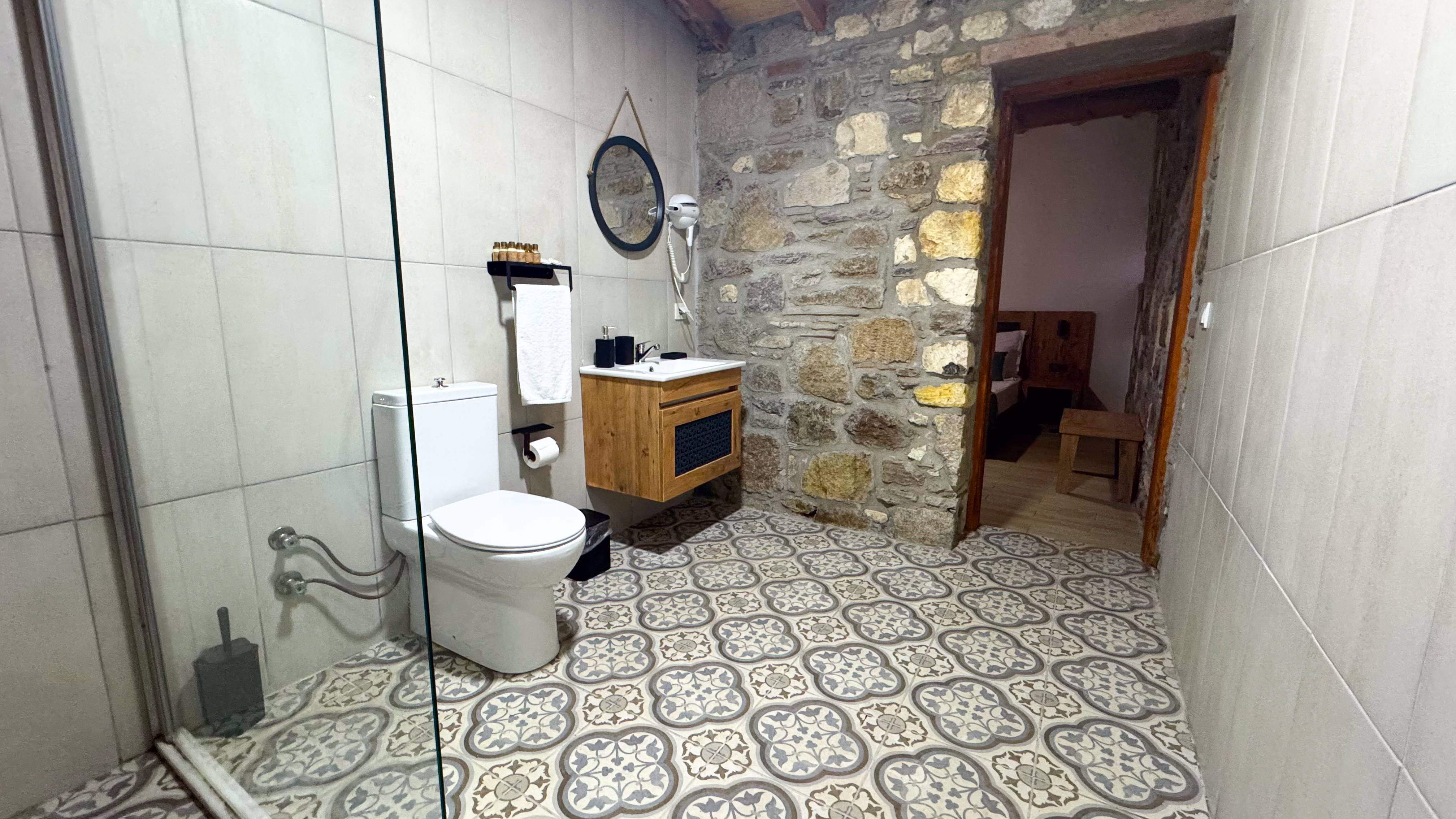 Sanat Köyü Küçükköy'de işletmeye hazır butik otel...