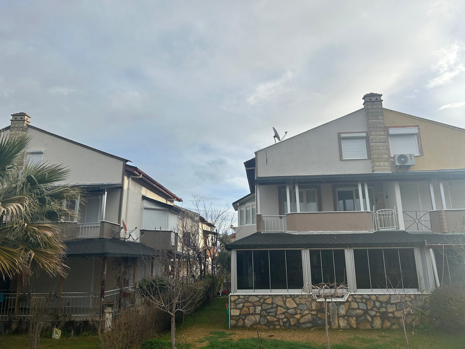 Ayvalık Altınova Akasya Sitesinde Masrafsız Satılık Villa