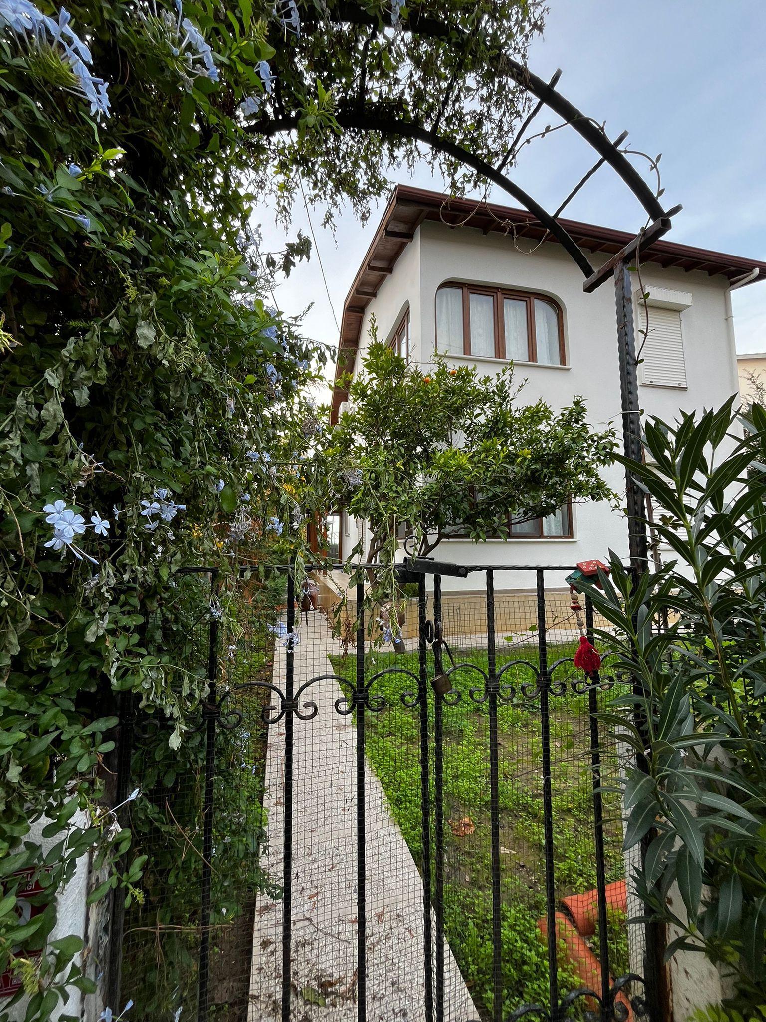 Ayvalık Altınova Marti Sitesinde Deniz manzarali Eşyalı Dubleks Villa