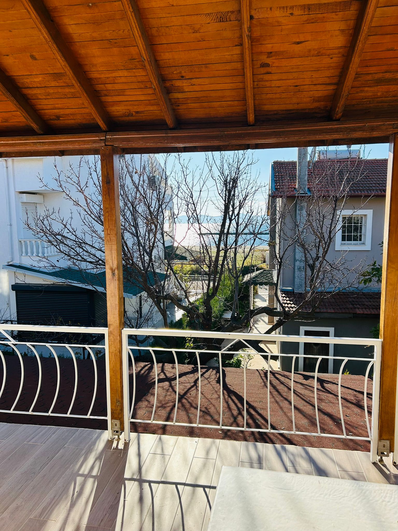 Ayvalık Altınova Marti Sitesinde Deniz manzarali Eşyalı Dubleks Villa