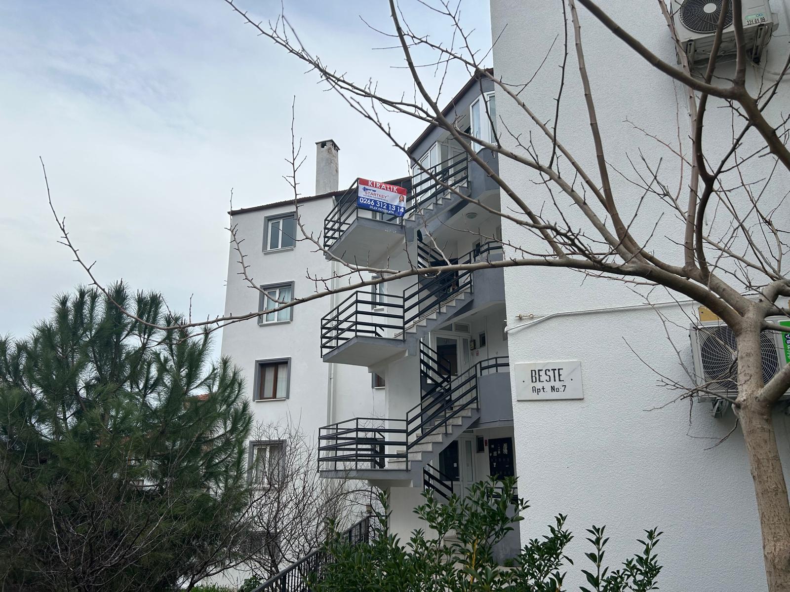 Ayvalık Ali Çetinkaya' da Deniz Manzaralı Kiralık 2+1 Daire