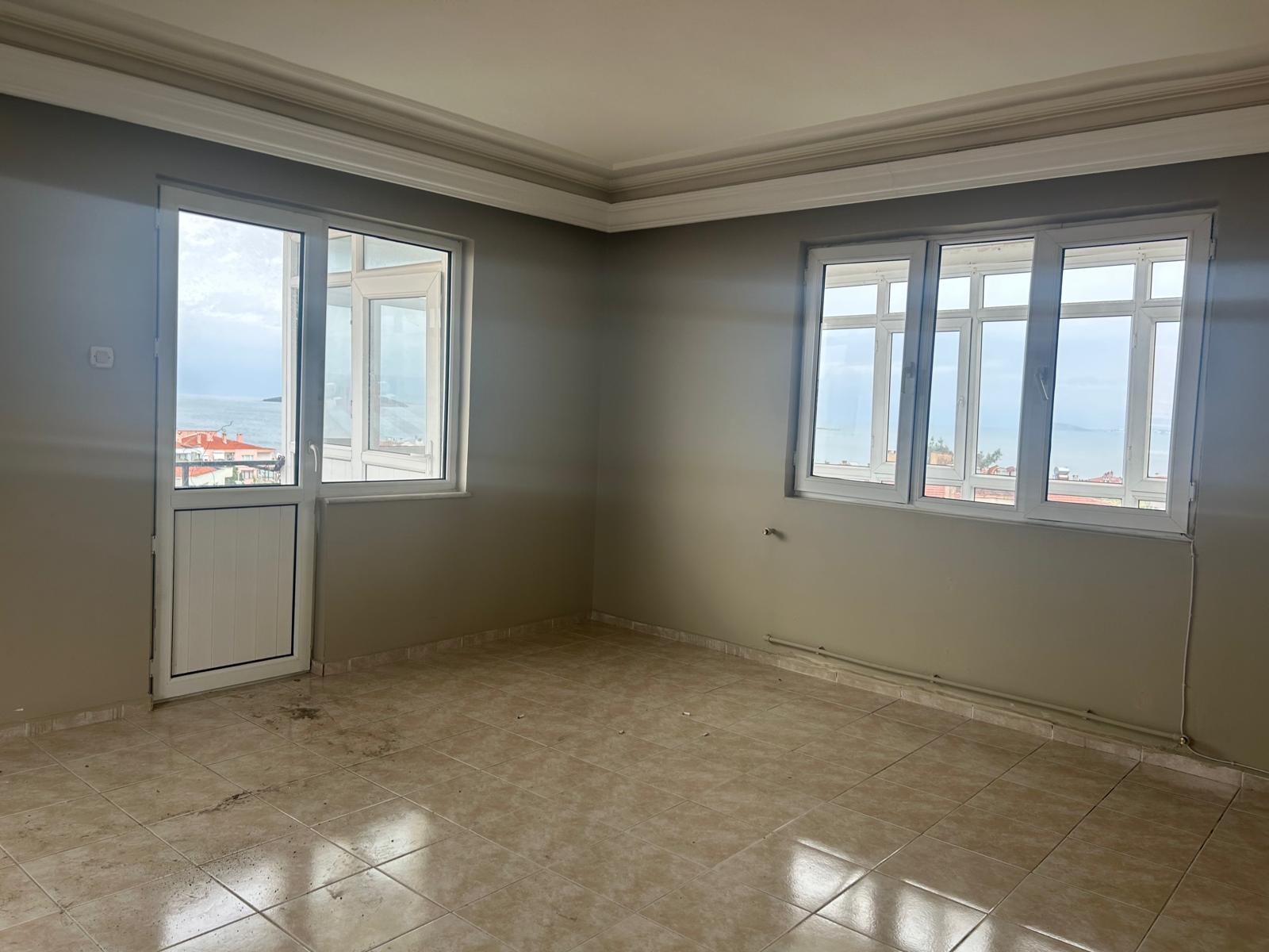 Ayvalık Ali Çetinkaya' da Deniz Manzaralı Kiralık 2+1 Daire