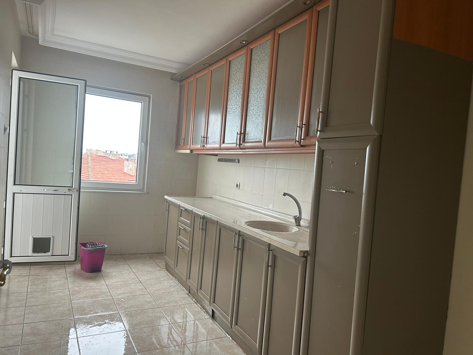 Ayvalık Ali Çetinkaya' da Deniz Manzaralı Kiralık 2+1 Daire