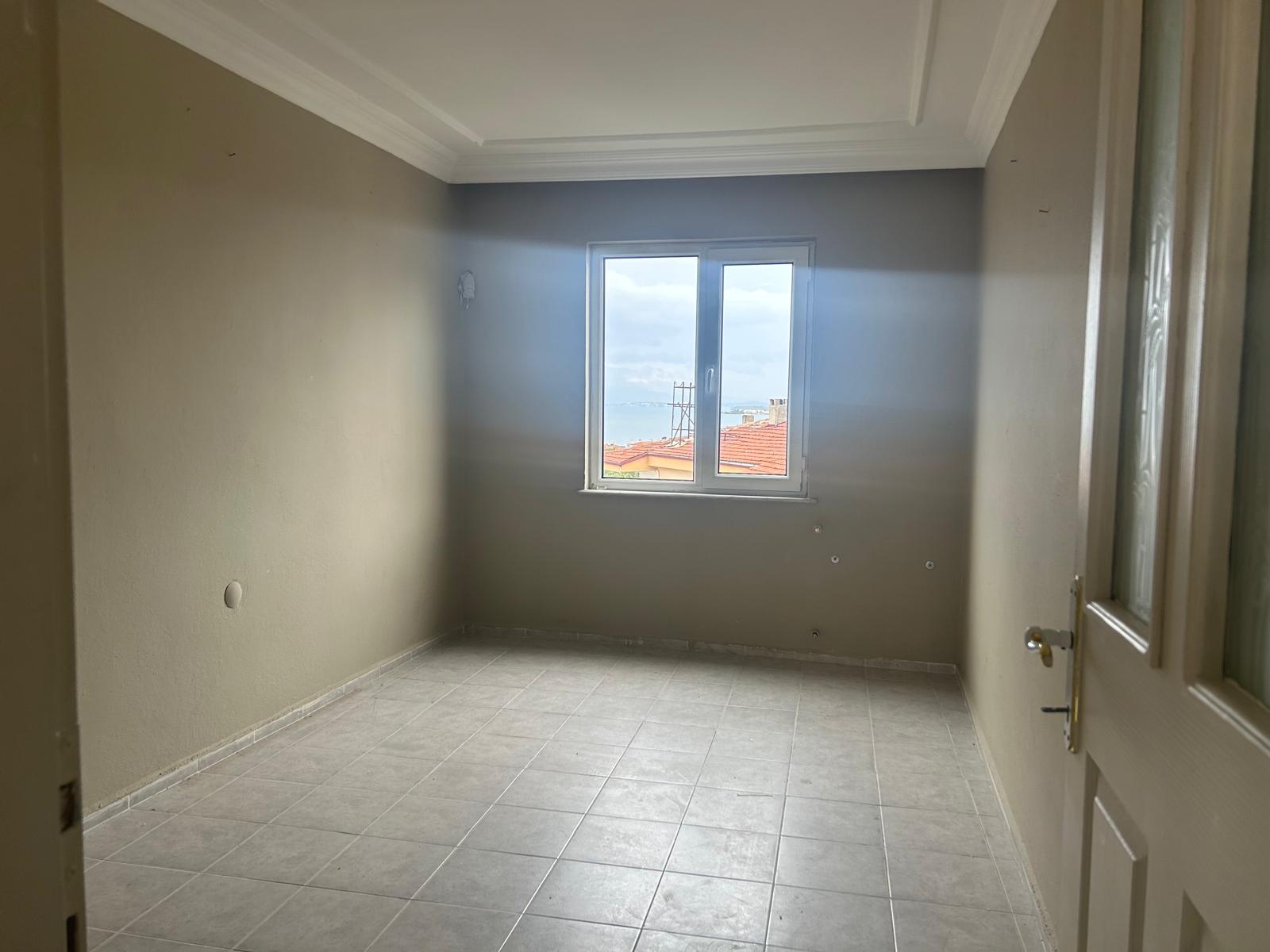 Ayvalık Ali Çetinkaya' da Deniz Manzaralı Kiralık 2+1 Daire