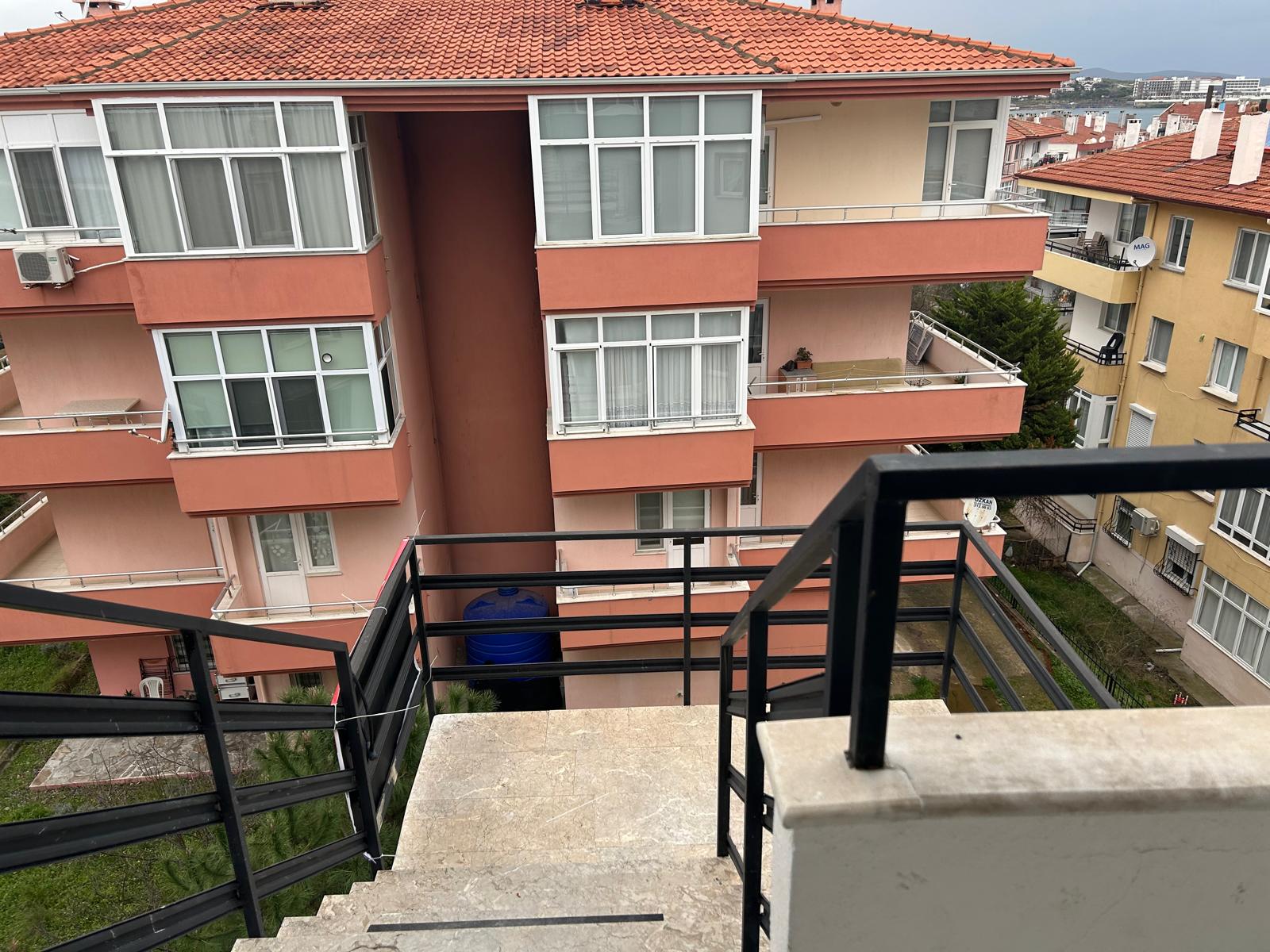 Ayvalık Ali Çetinkaya' da Deniz Manzaralı Kiralık 2+1 Daire