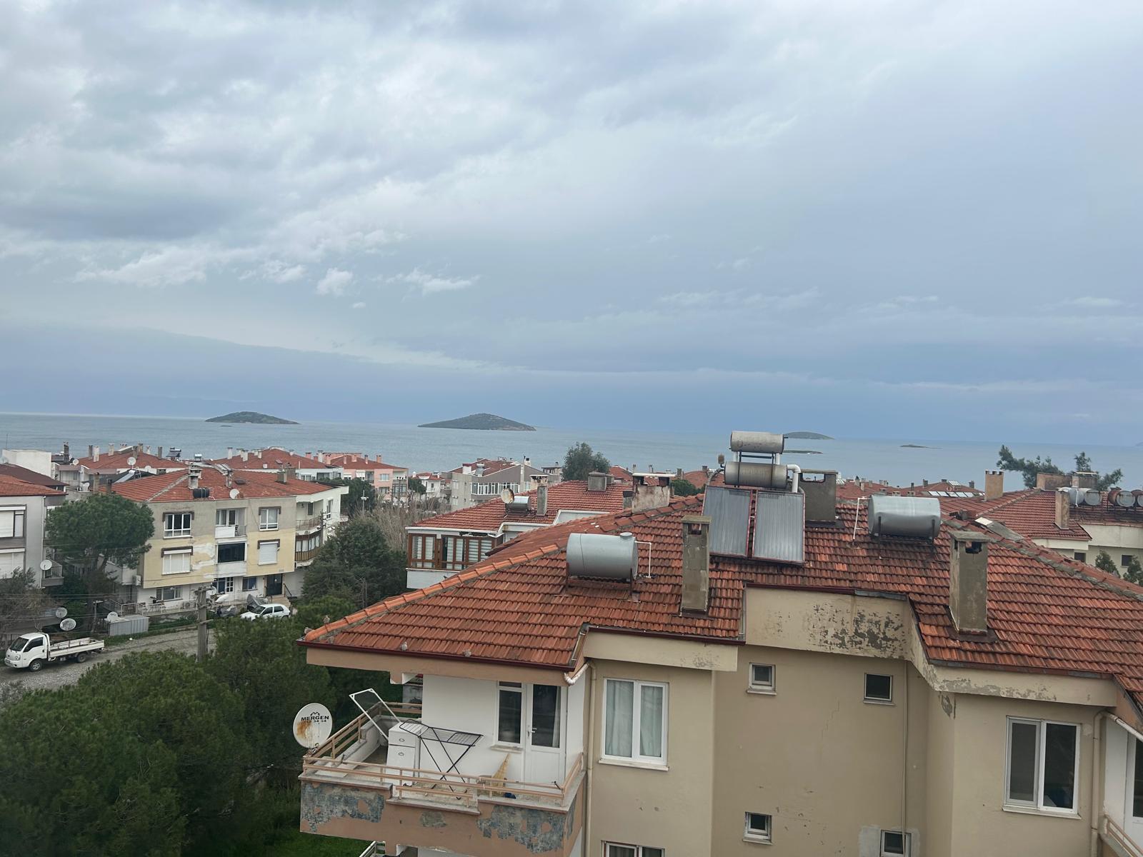 Ayvalık Ali Çetinkaya' da Deniz Manzaralı Kiralık 2+1 Daire