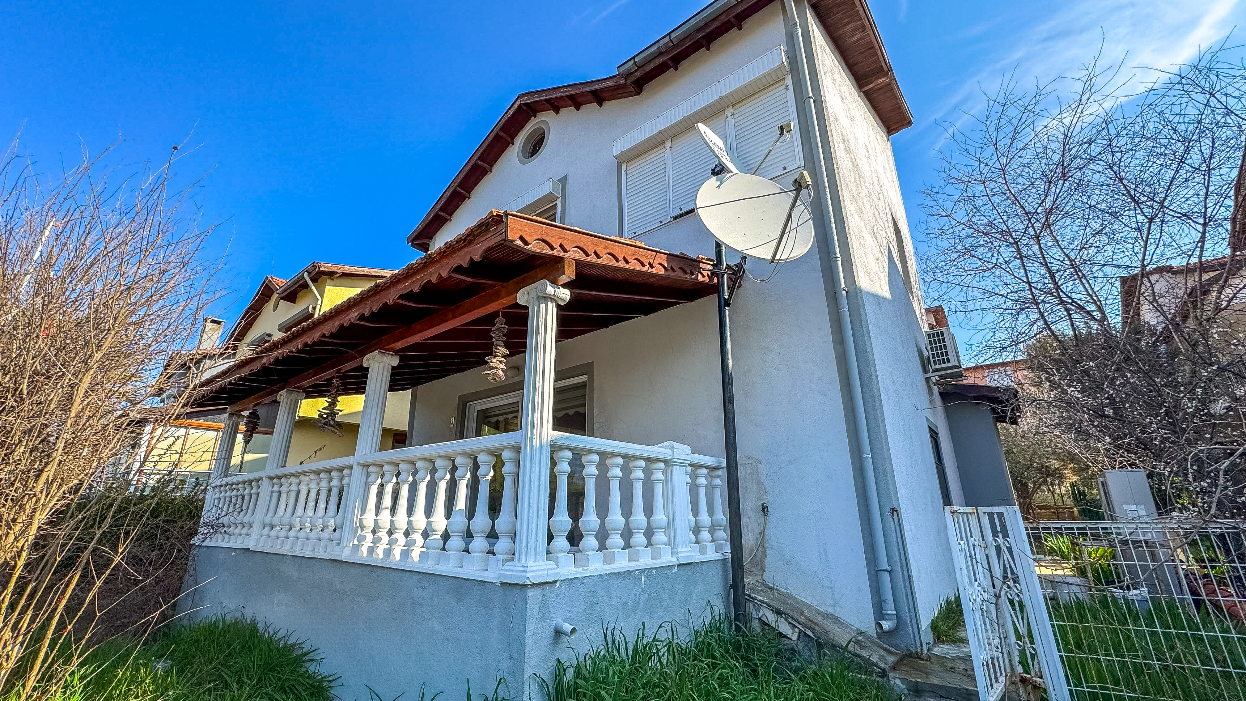 Ayvalık Bilentur da Konforlu Ve Deniz Manzaralı Müstakil Villa