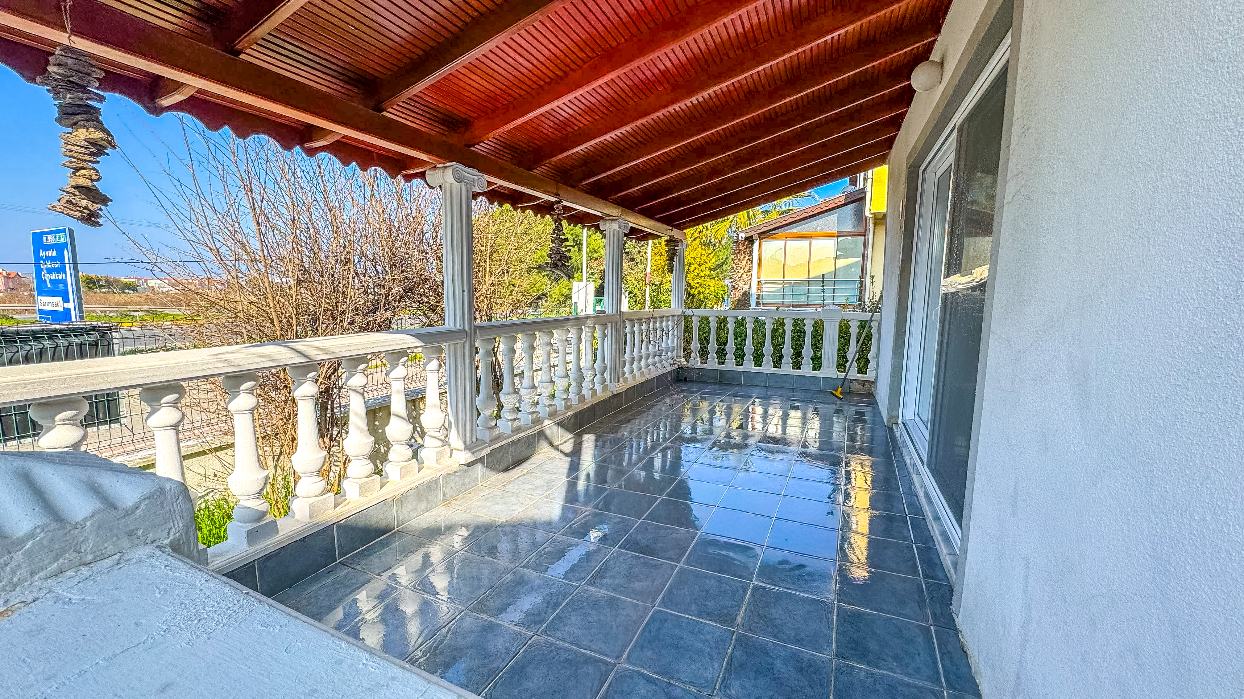 Ayvalık Bilentur da Konforlu Ve Deniz Manzaralı Müstakil Villa