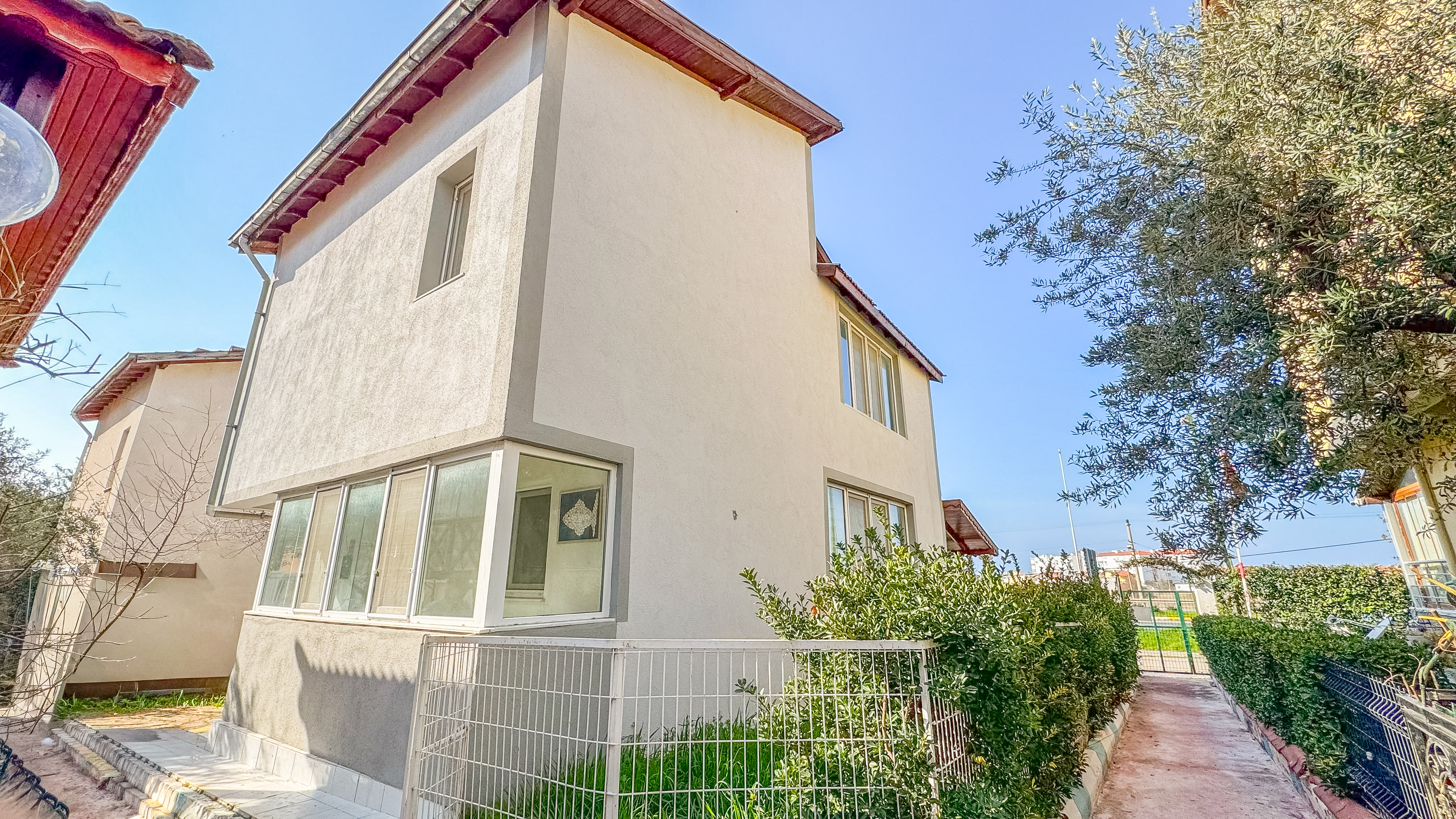 Ayvalık Bilentur da Konforlu Ve Deniz Manzaralı Müstakil Villa