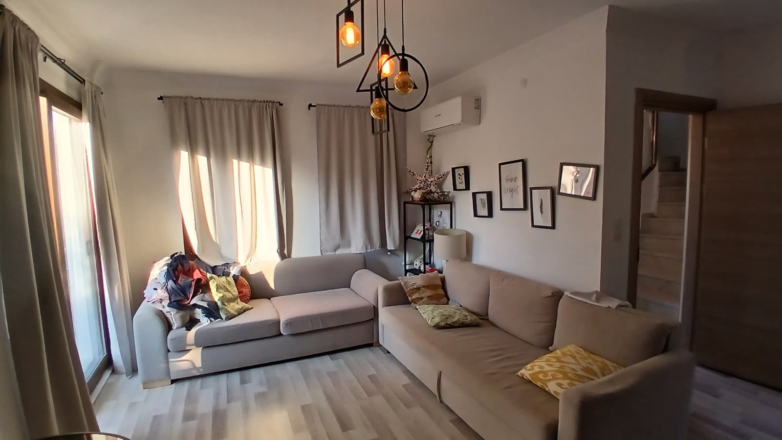 Karaağaç'ta Köşe Konumda Müstakil Büyük Bahçeli Villa