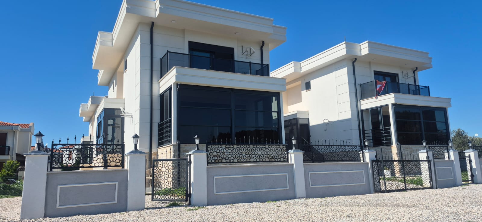 Ayvalık Sefa Çamlık ta Satılık Villa