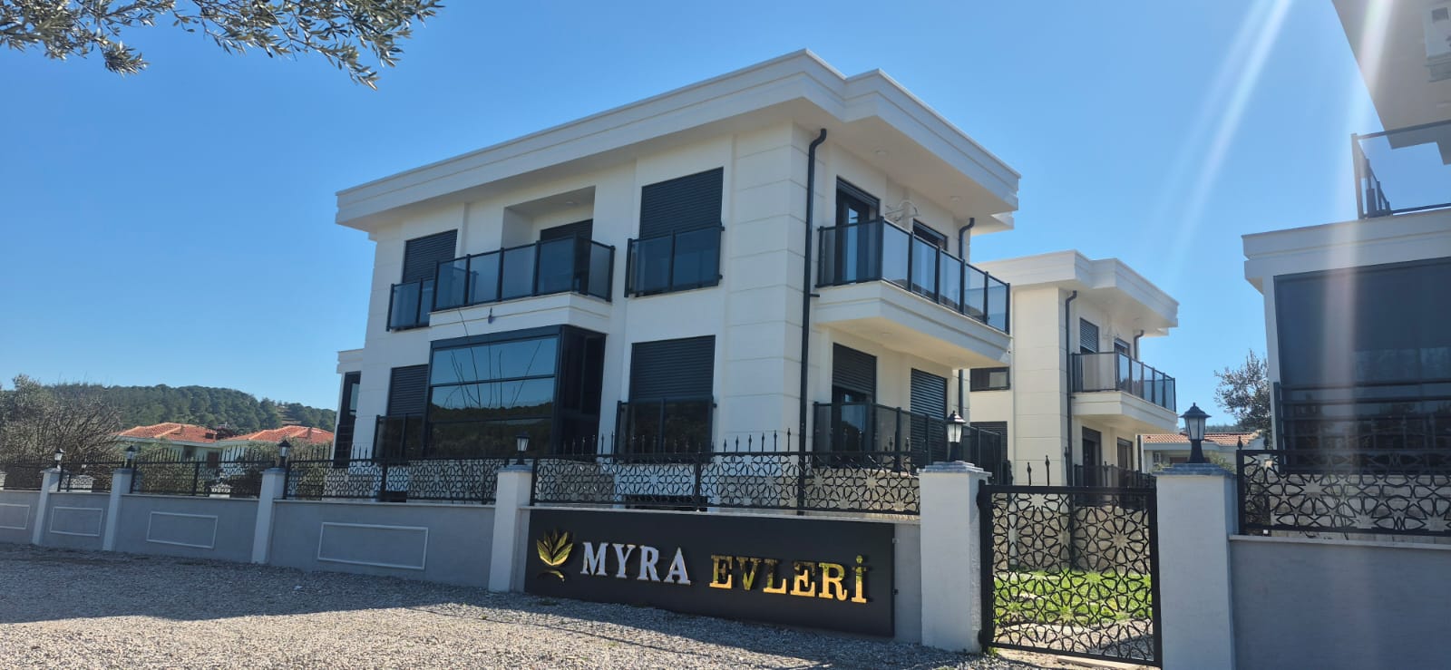Ayvalık Sefa Çamlık ta Satılık Villa