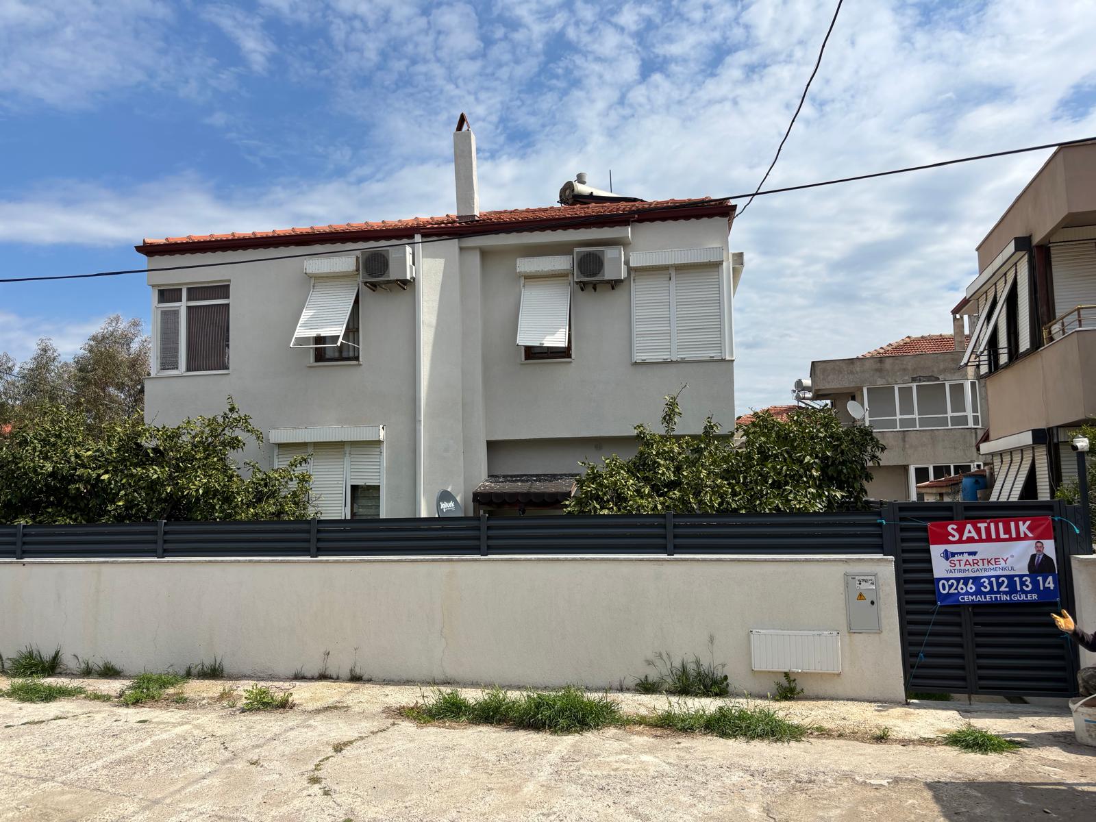 Ayvalık Sefa Çamlık'ta Eşyalı Satılık Dubleks Villa