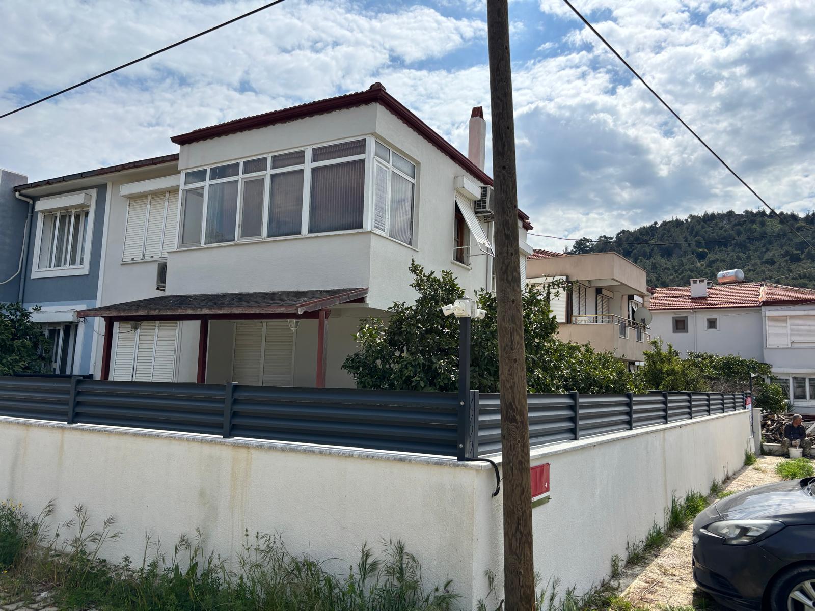 Ayvalık Sefa Çamlık'ta Eşyalı Satılık Dubleks Villa