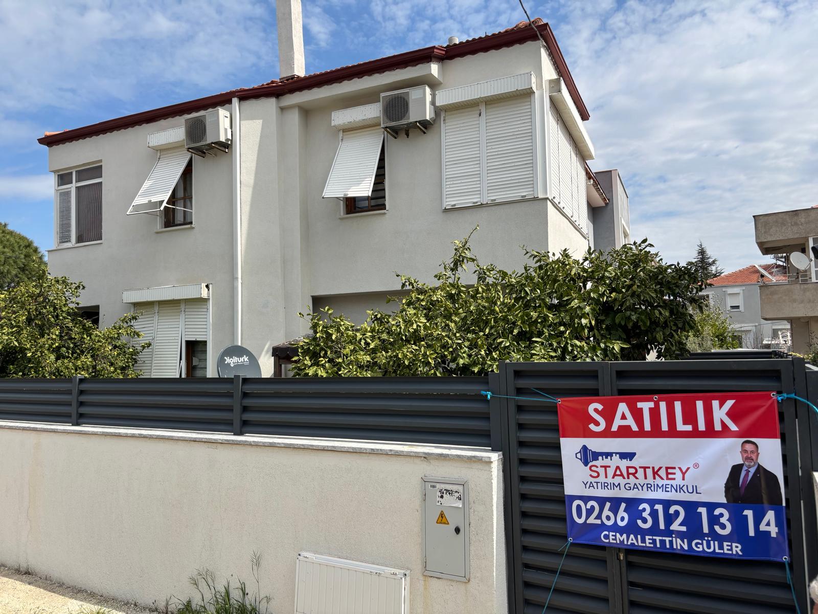 Ayvalık Sefa Çamlık'ta Eşyalı Satılık Dubleks Villa