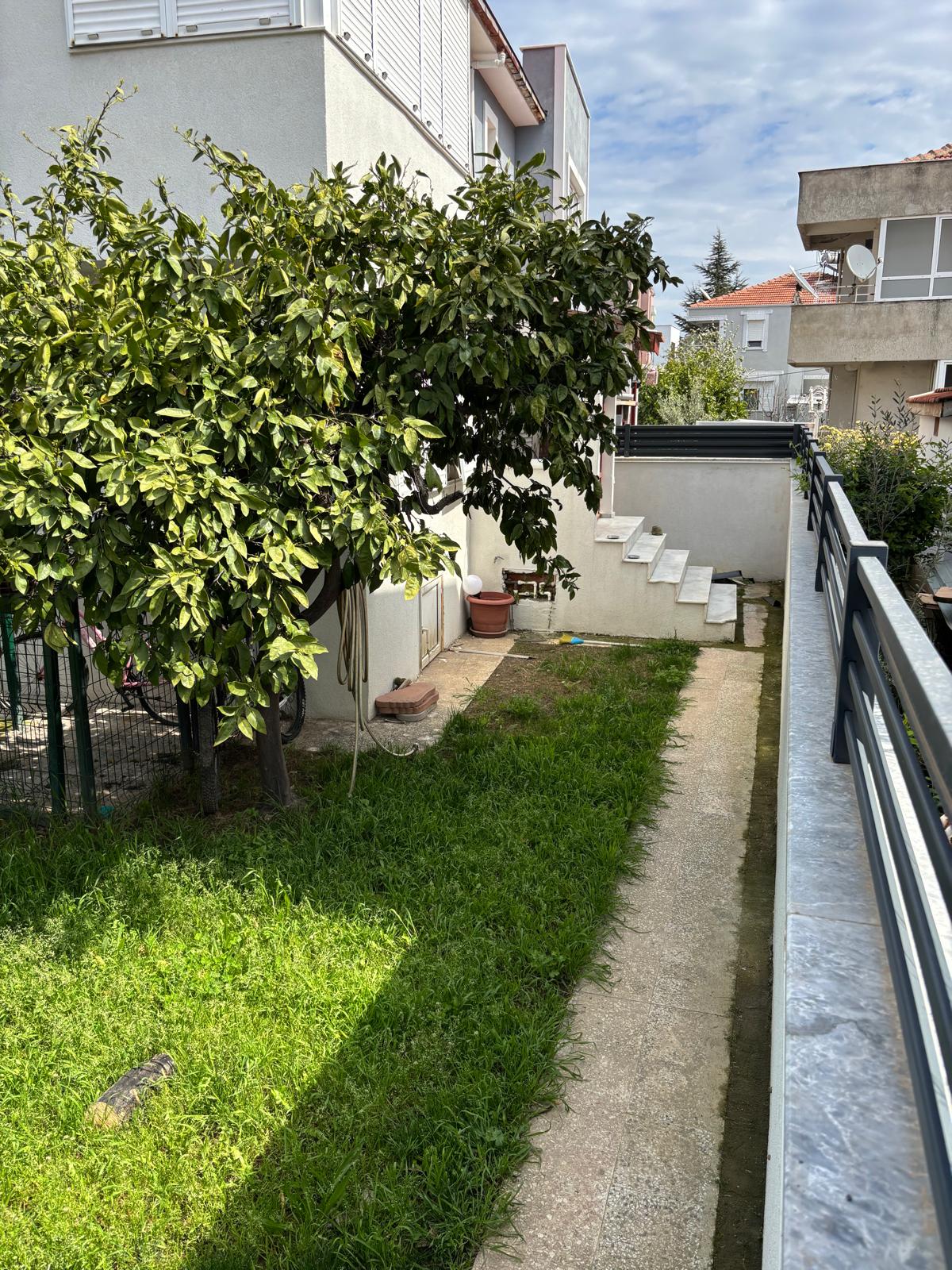 Ayvalık Sefa Çamlık'ta Eşyalı Satılık Dubleks Villa