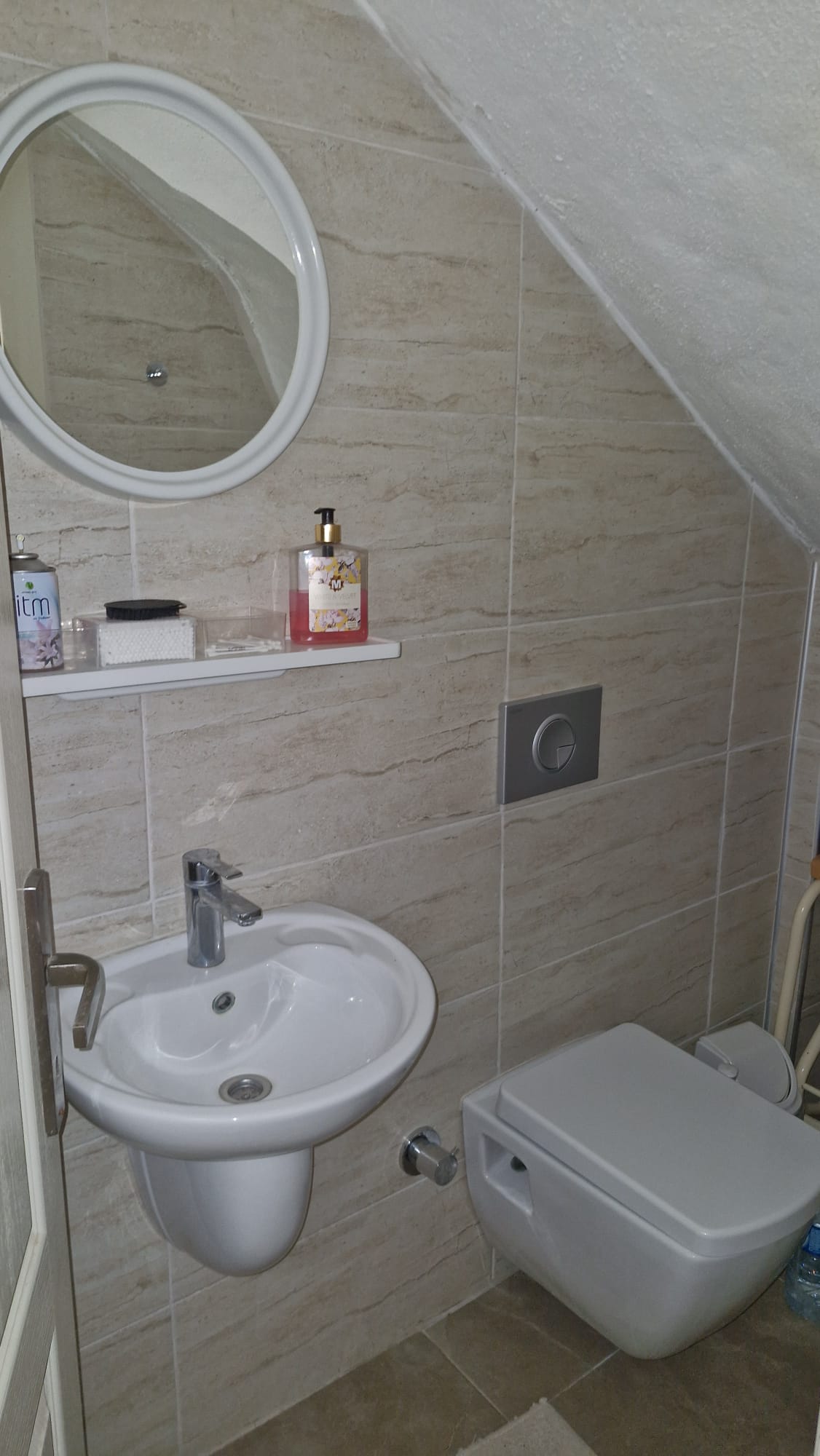 Ayvalık Altınova'da satılık eşyalı 2+1 villa