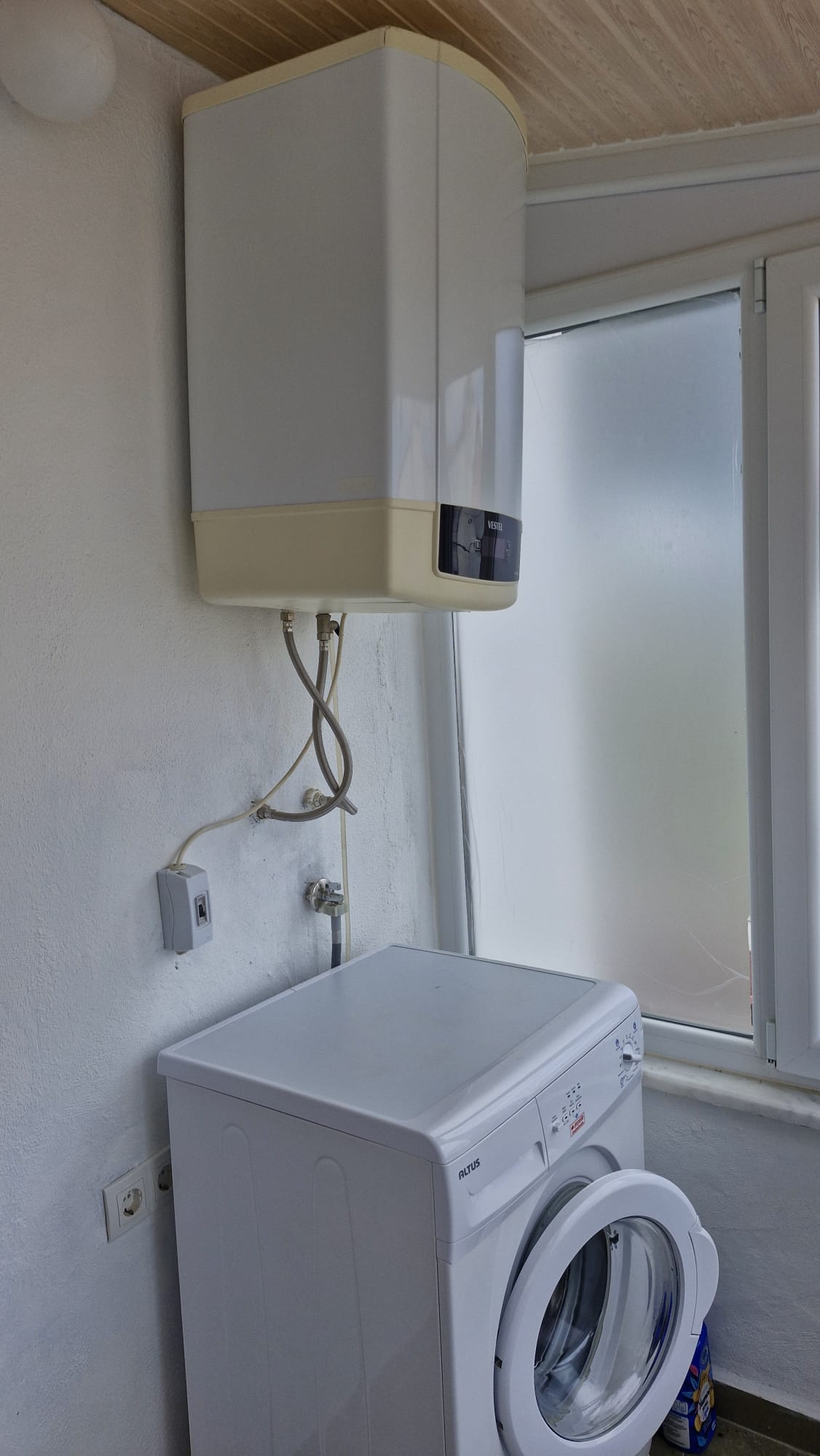 Ayvalık Altınova'da satılık eşyalı 2+1 villa