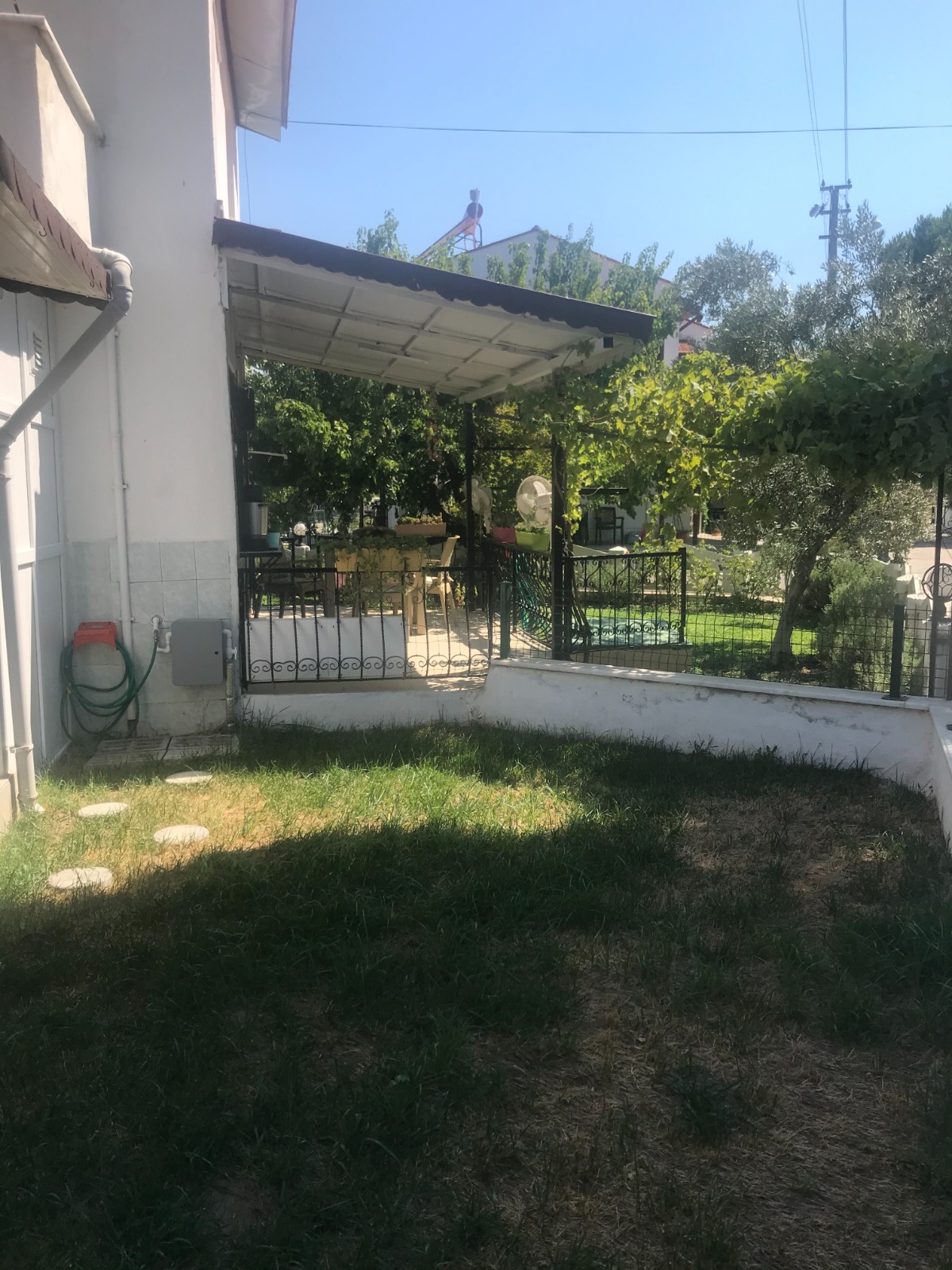 Ayvalık Altınova'da satılık eşyalı 2+1 villa