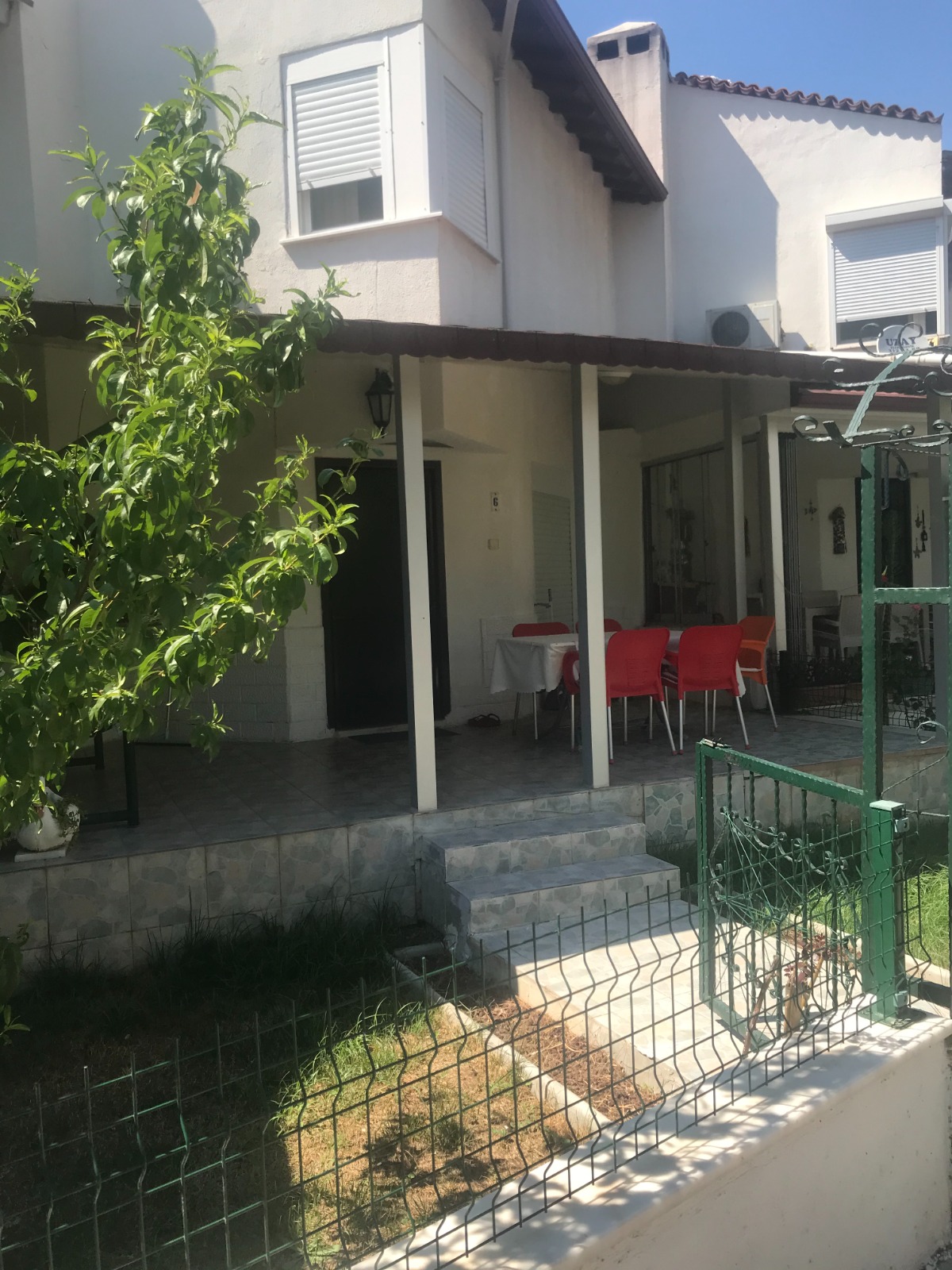 Ayvalık Altınova'da satılık eşyalı 2+1 villa