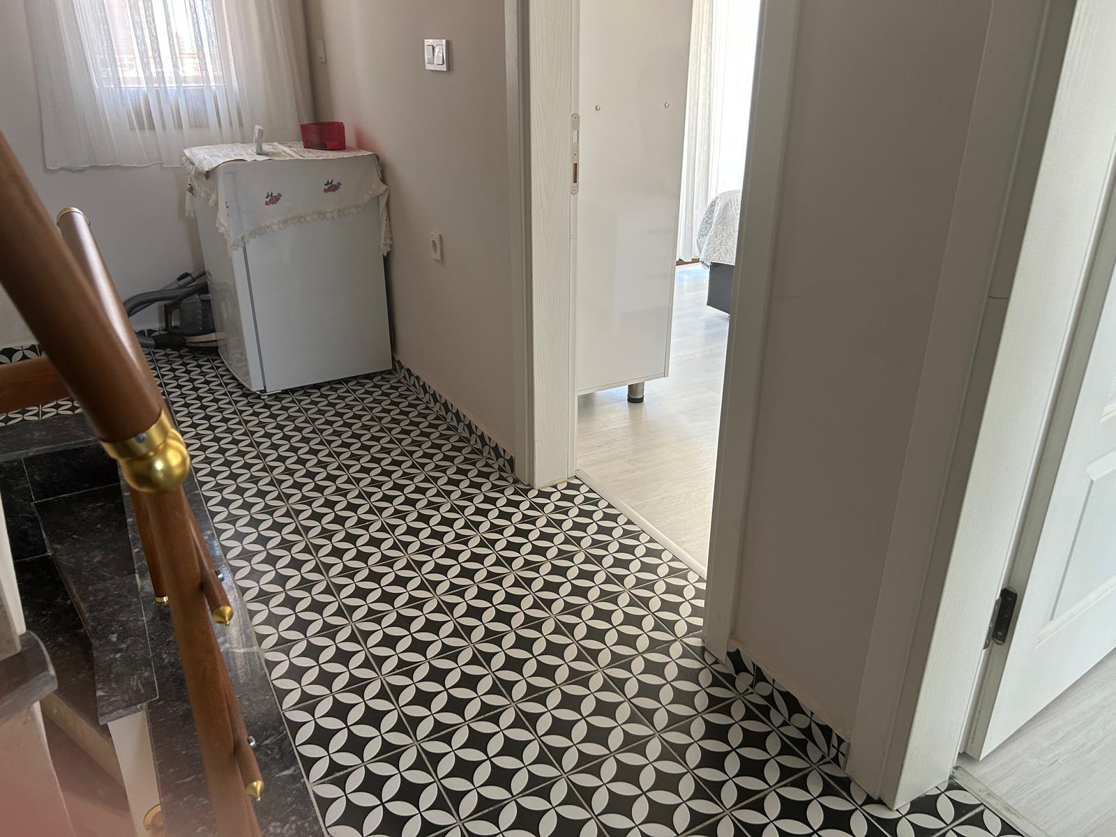 Ayvalık Altınovada Site İçinde 3 Katlı Deniz Manzaralı Villa